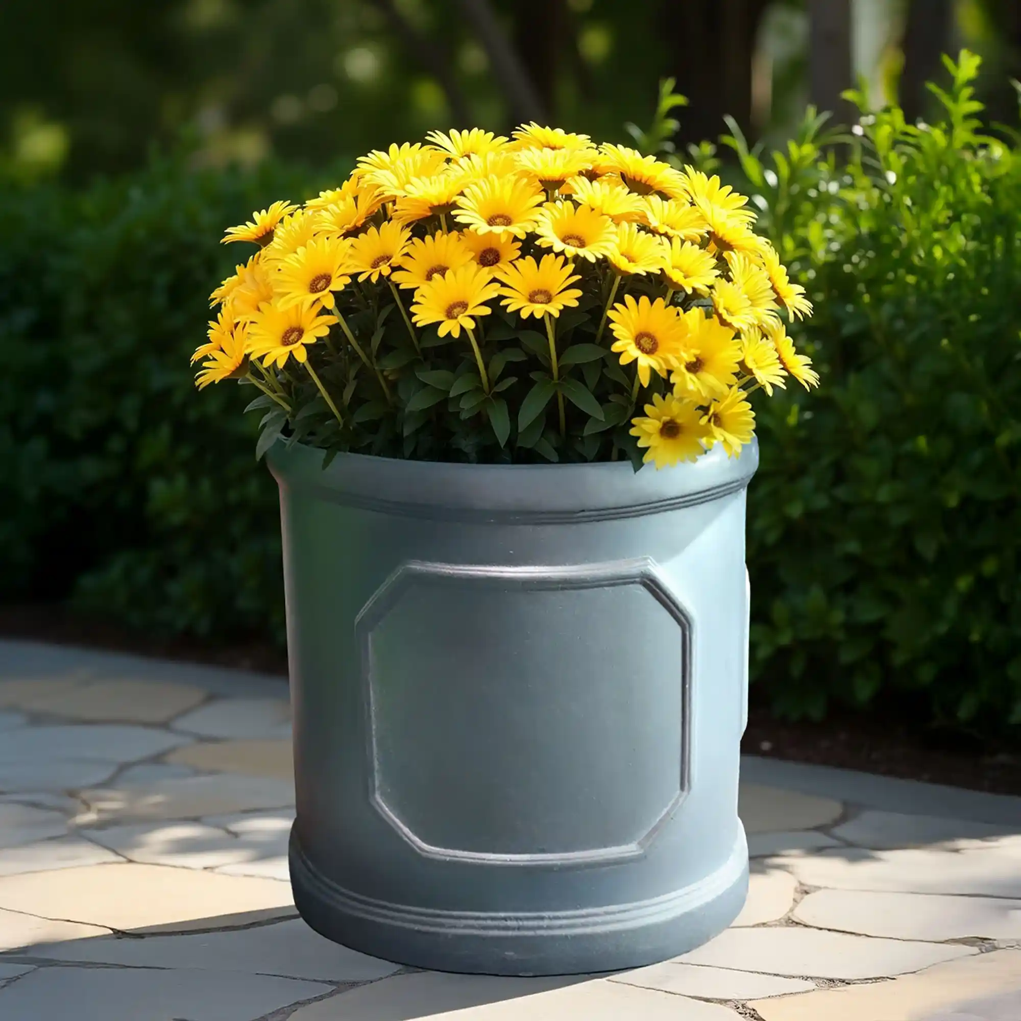 IDEALIST Chelsea Light Concrete Cylinder Garden Planter