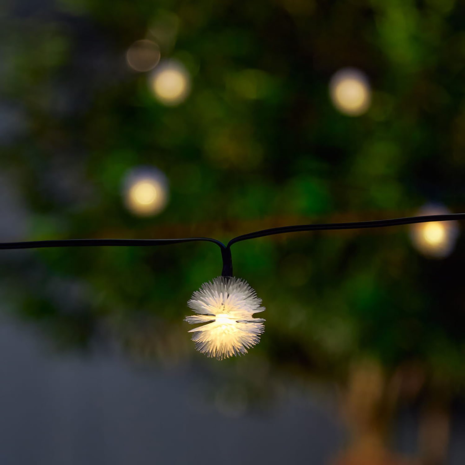 Elan Dandelion Premium Solar Outdoor Garland with Lights