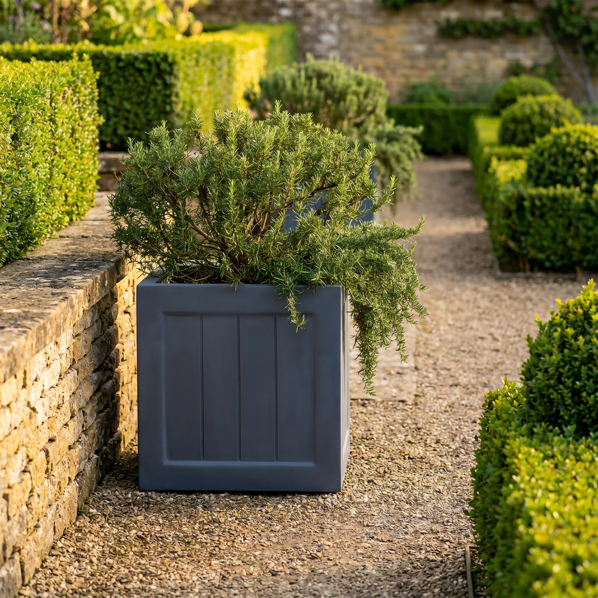 IDEALIST Regency Light Stone Square Garden Planter