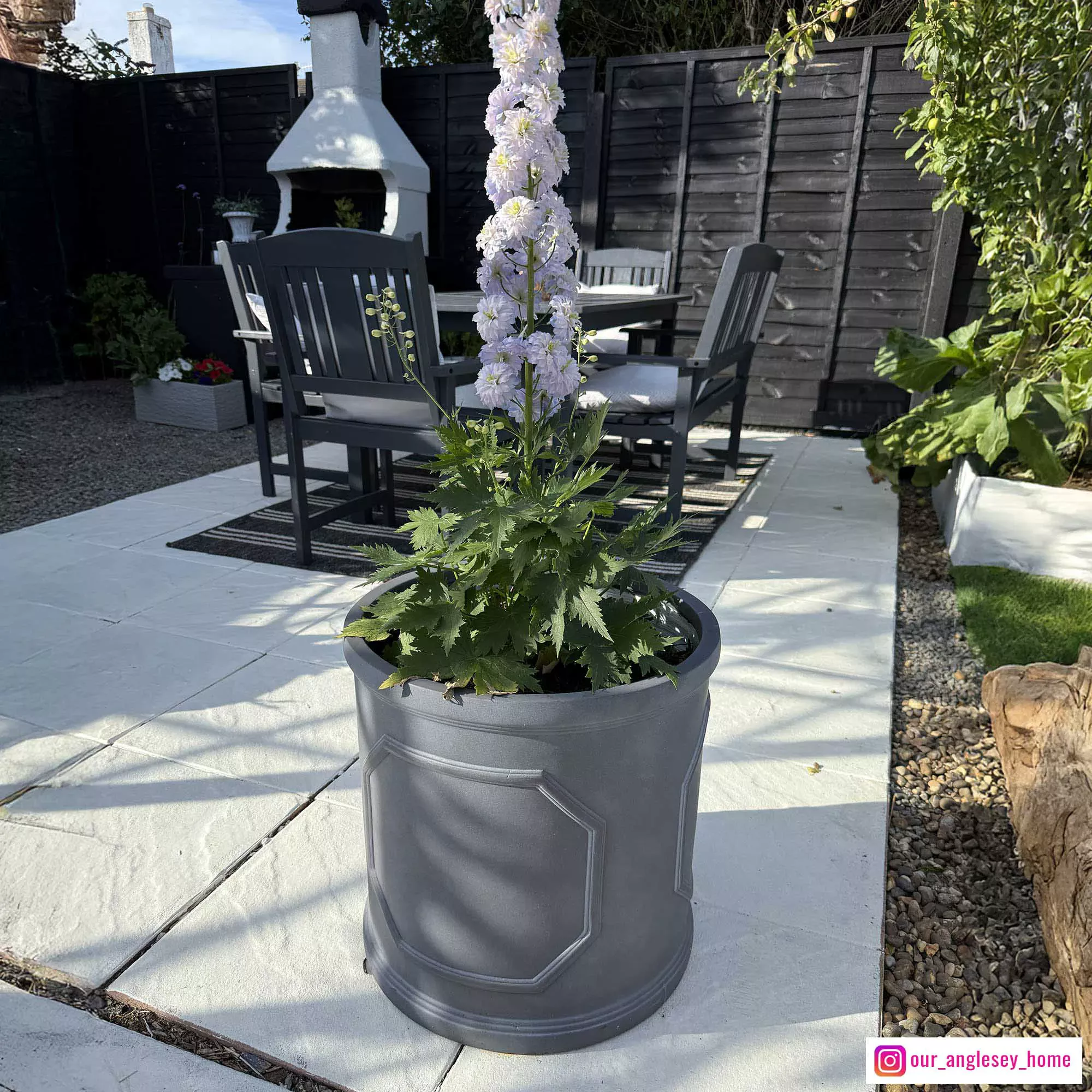 IDEALIST Chelsea Light Concrete Cylinder Garden Planter
