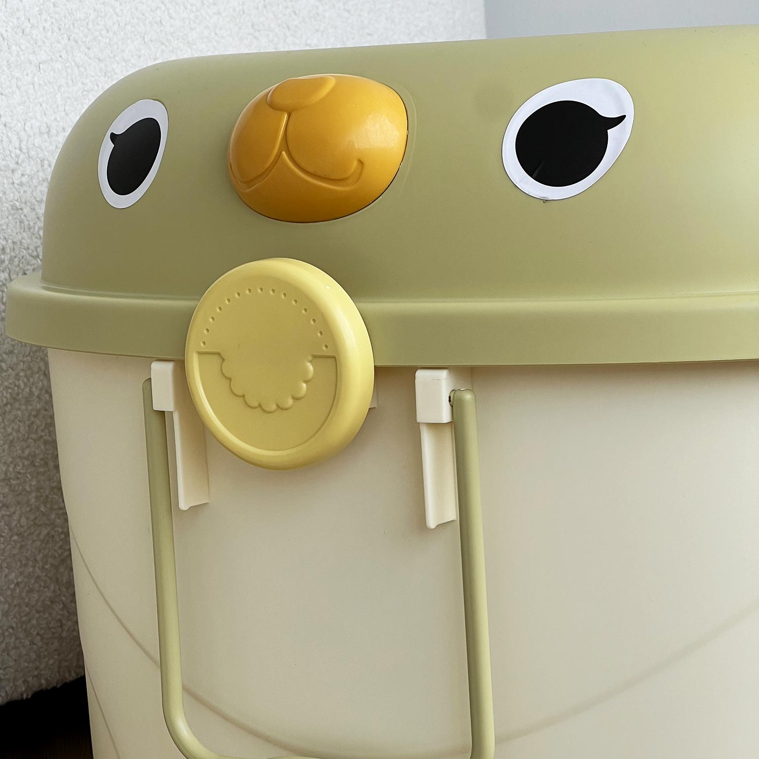 Toy Box for Toy Storage on Wheels with Lid by Froppi