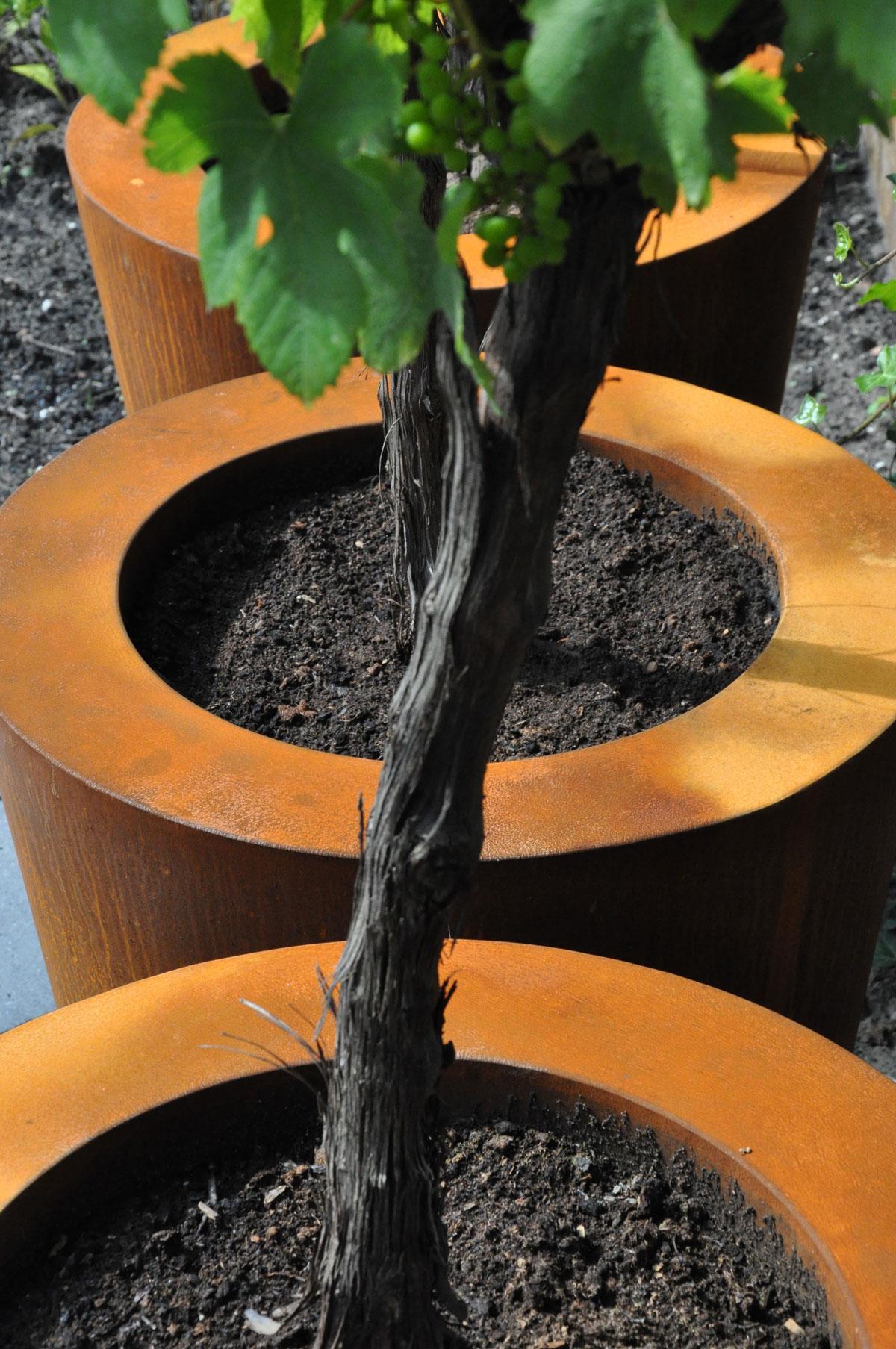 Cado Round Corten Steel Outdoor Planter