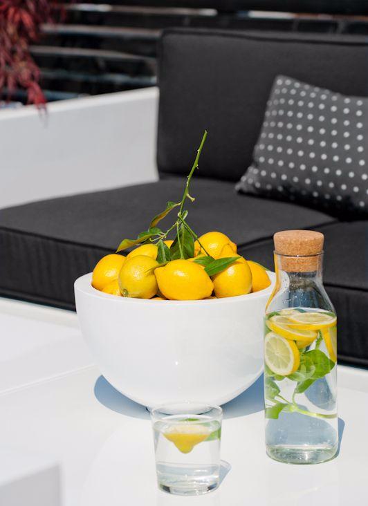 Fiberstone Glossy Peter Light Planter by Idealist Premium