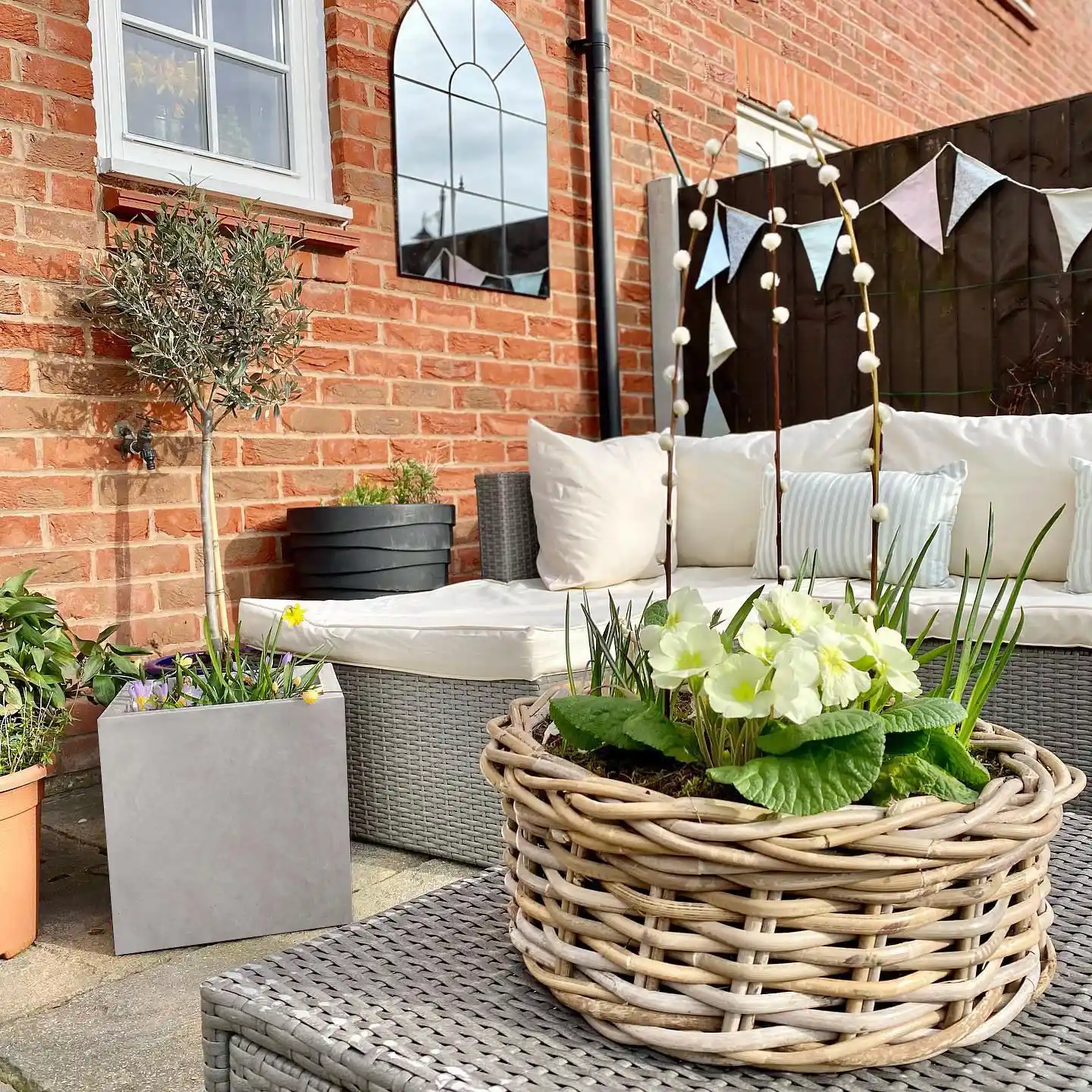 IDEALIST Lite Square Box Contemporary Light Concrete Planter