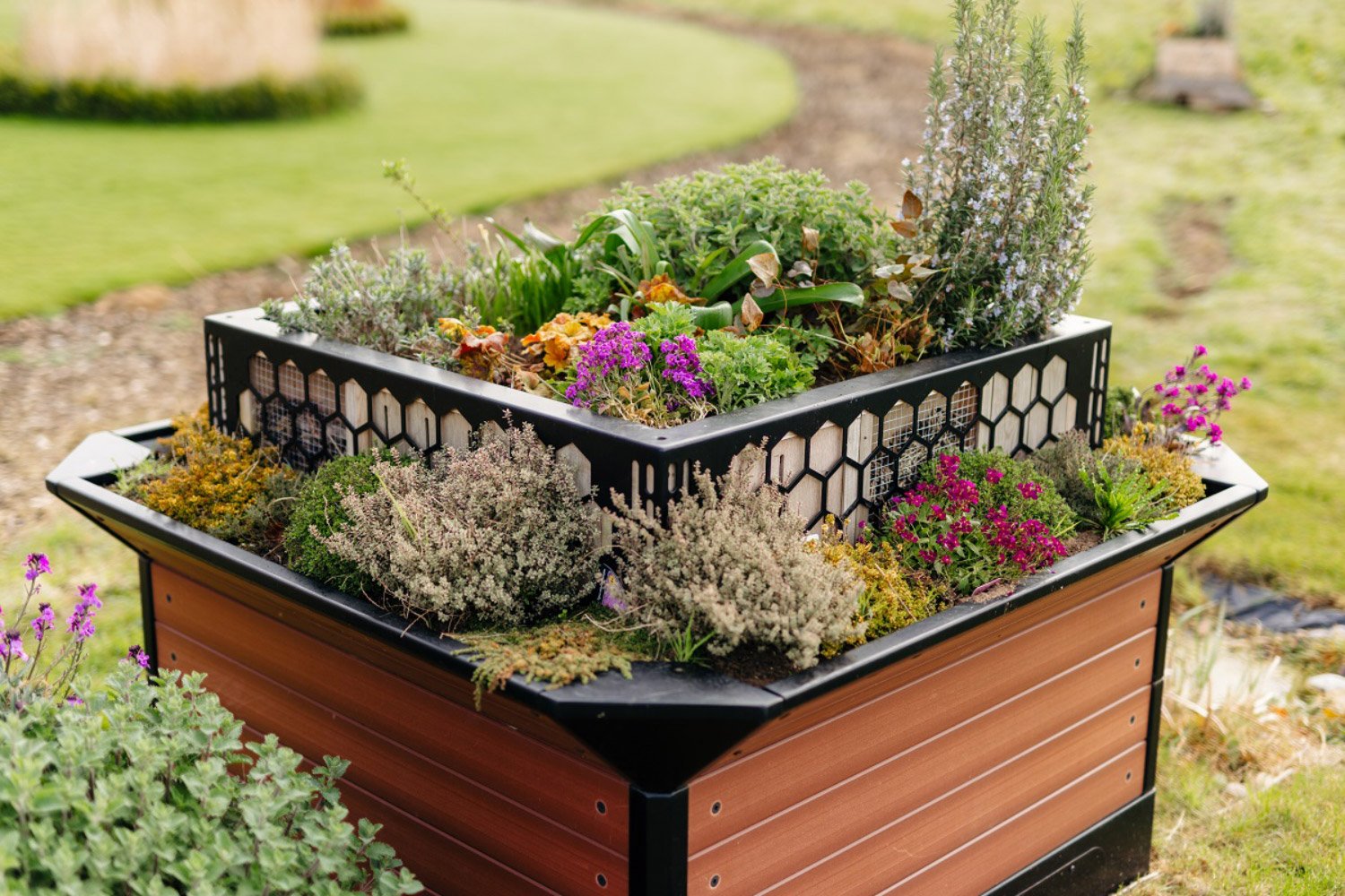 BioCube 2-in-1 Outdoor Planters and Wildlife House by Bio Scapes