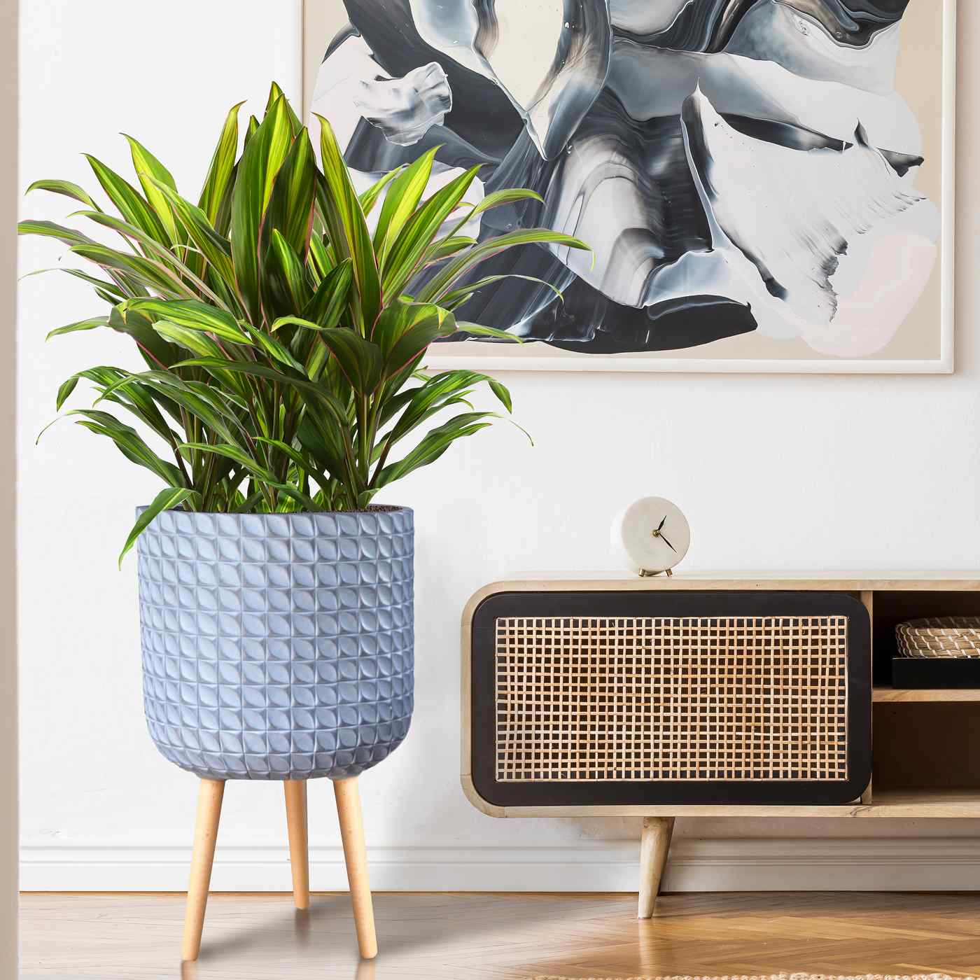 IDEALIST Lite Faceted Effect Planter on Legs