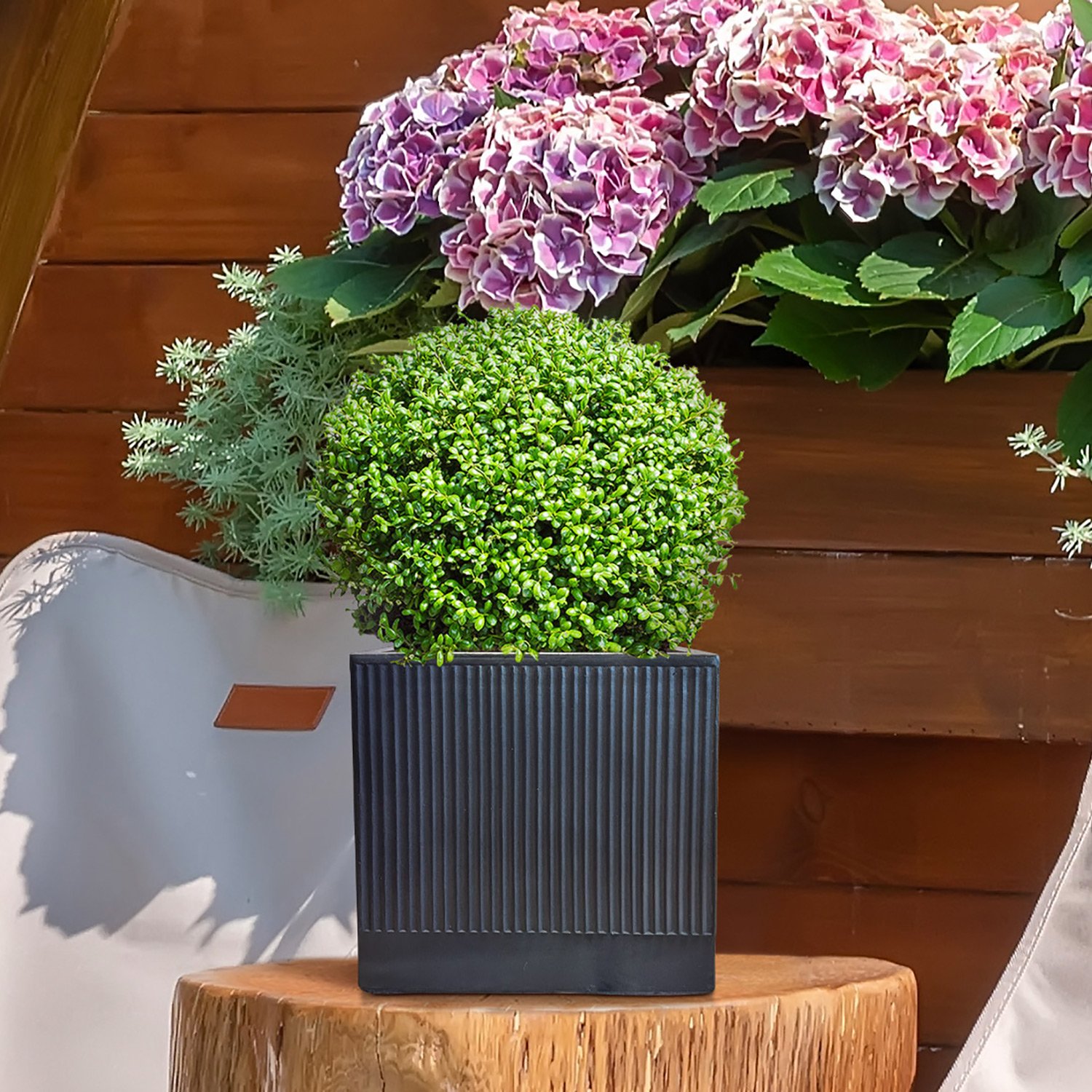 IDEALIST Lite Ribbed Square Outdoor Planter