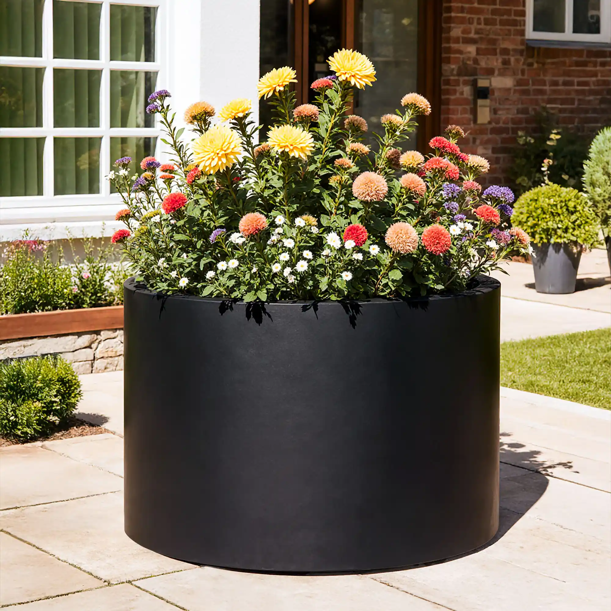 RING Round Outdoor Fiberglass Planter