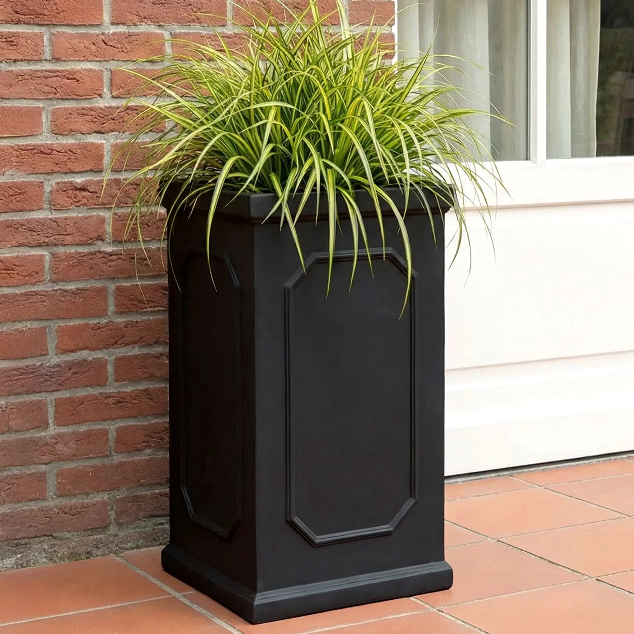 IDEALIST Lite Faux Lead Chelsea Light Concrete Tall Square Planter