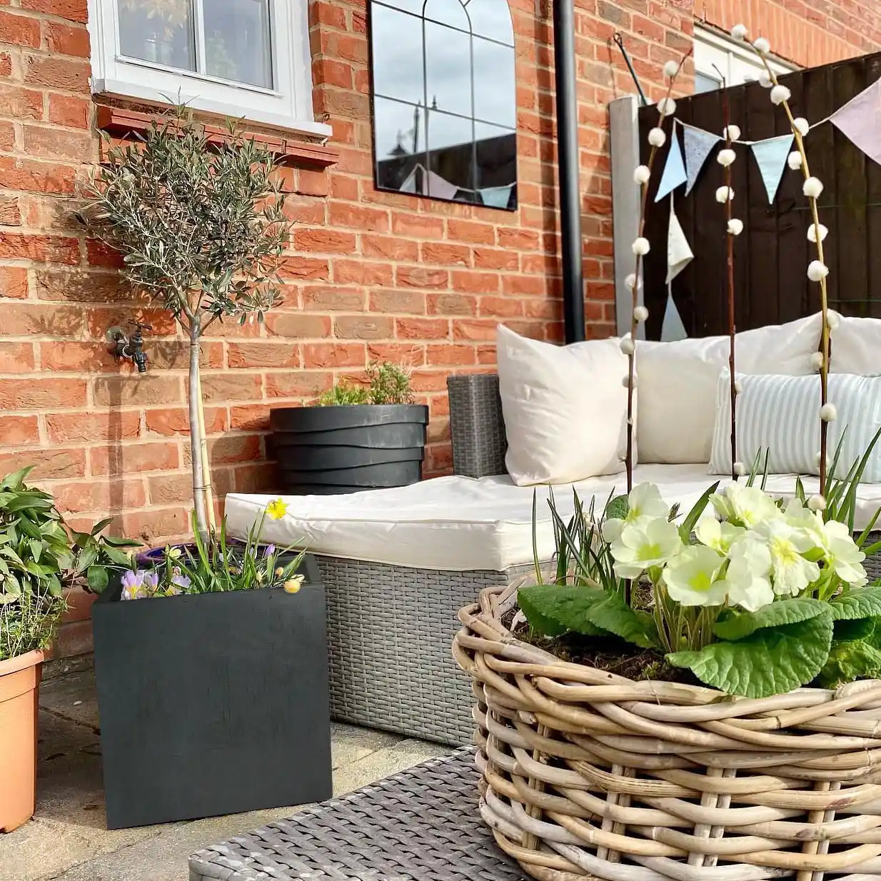 IDEALIST Lite Square Box Contemporary Light Concrete Planter