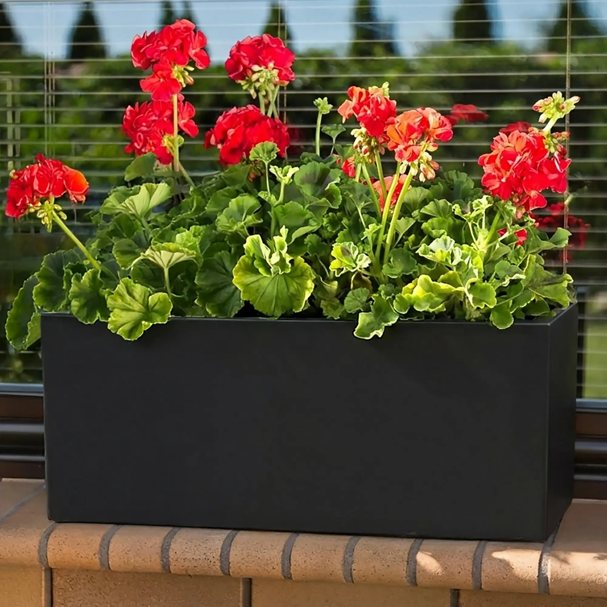 IDEALIST Lite Window Box Light Concrete Planter