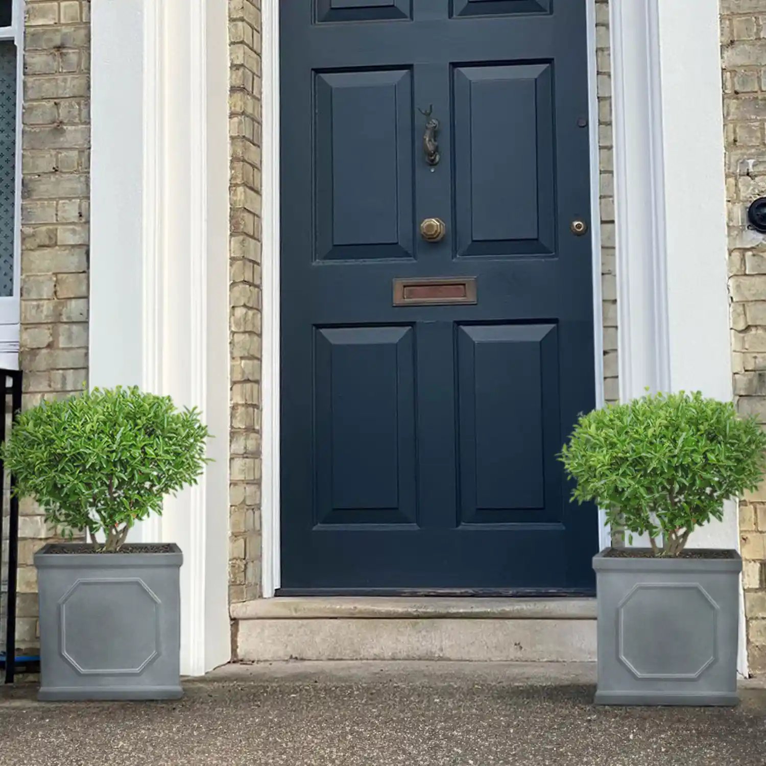 IDEALIST Lite Faux Lead Chelsea Box Square Light Concrete Planter