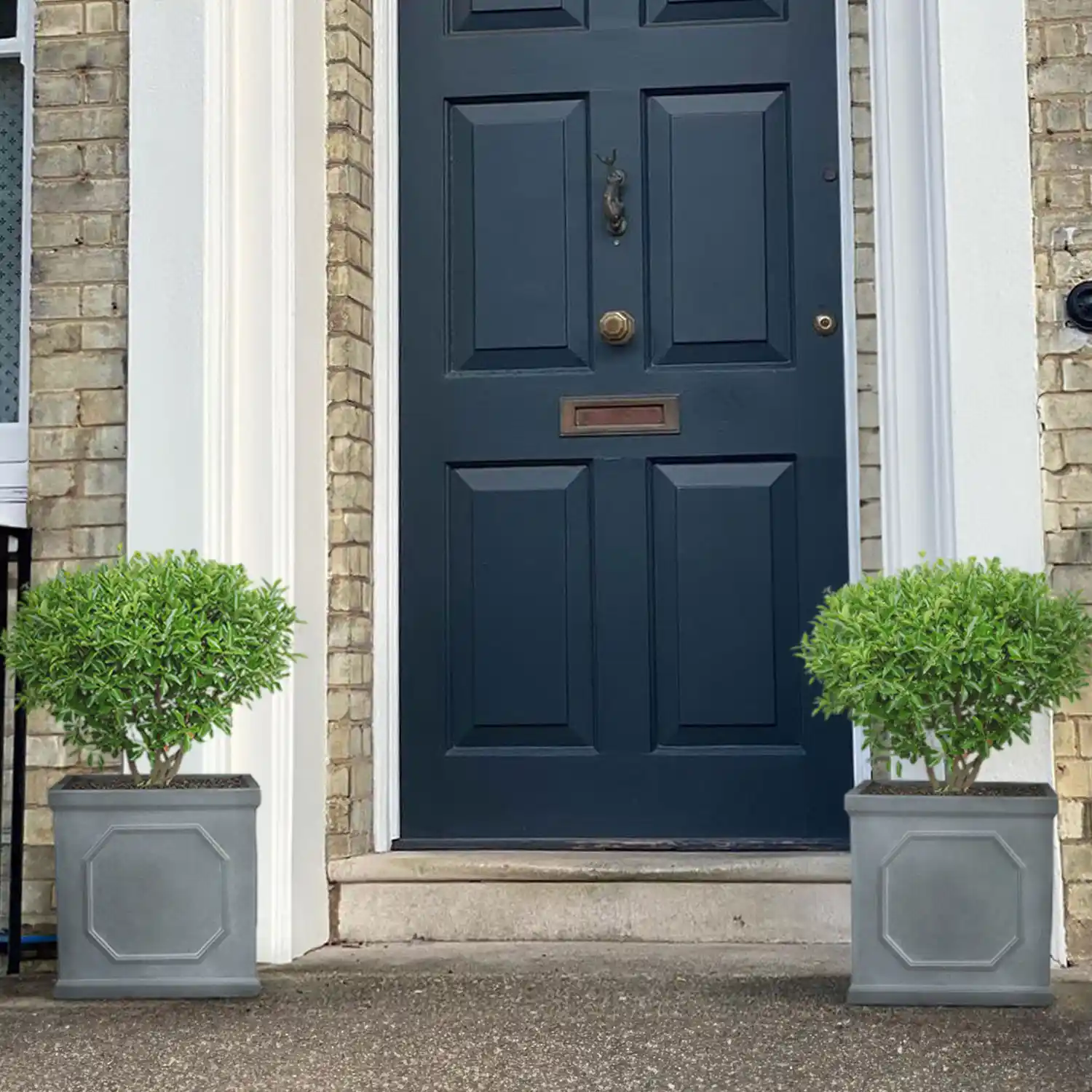 IDEALIST Lite Faux Lead Chelsea Box Square Light Concrete Planter
