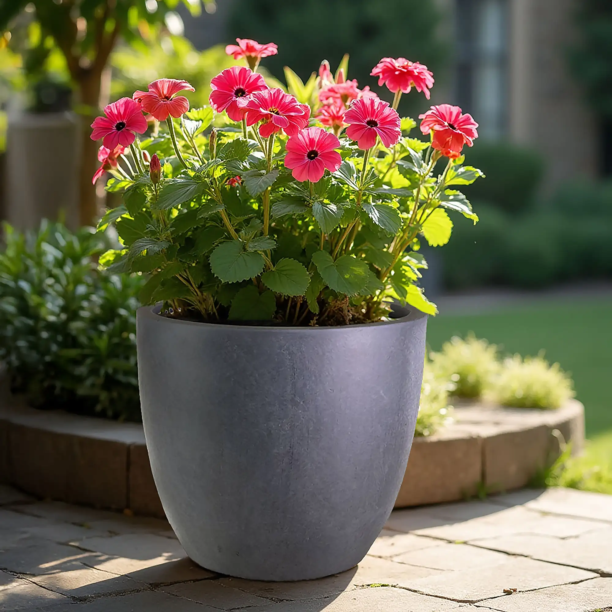 IDEALIST Lite Contemporary Light Concrete Egg Planter