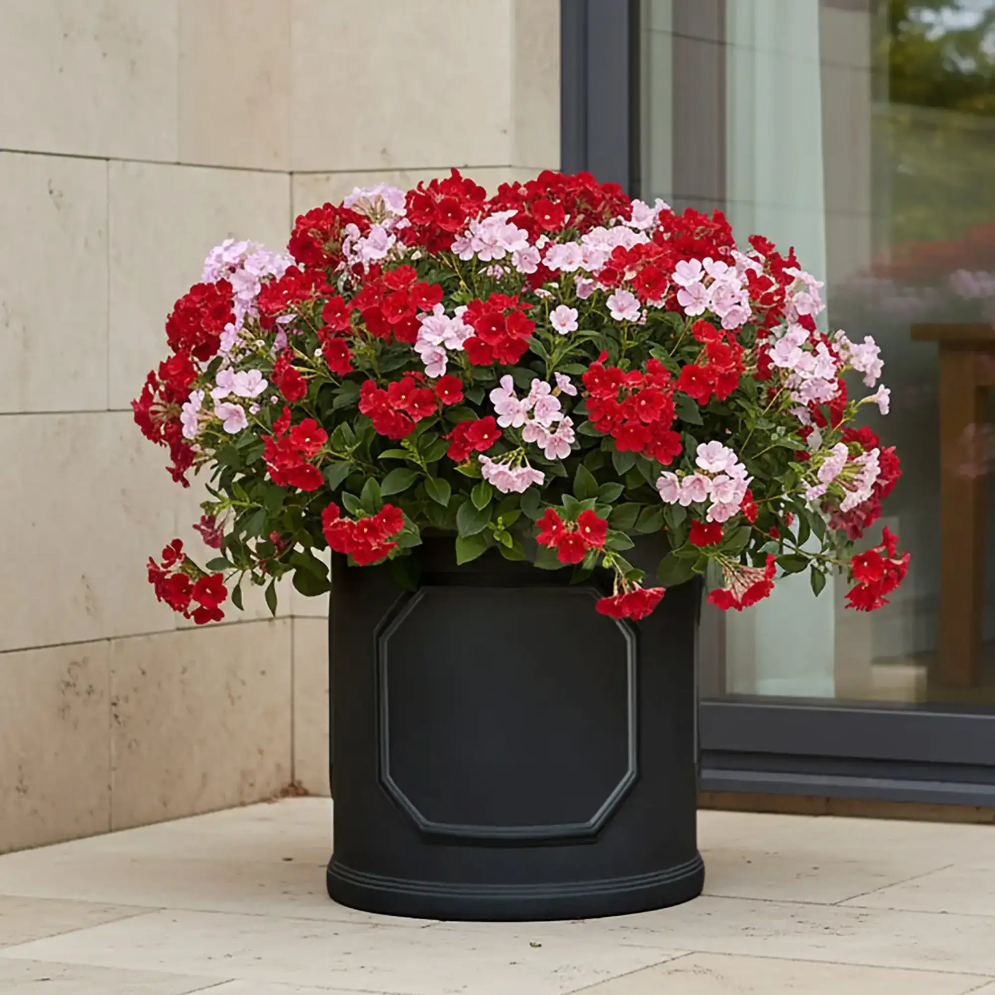 IDEALIST Chelsea Light Concrete Cylinder Garden Planter