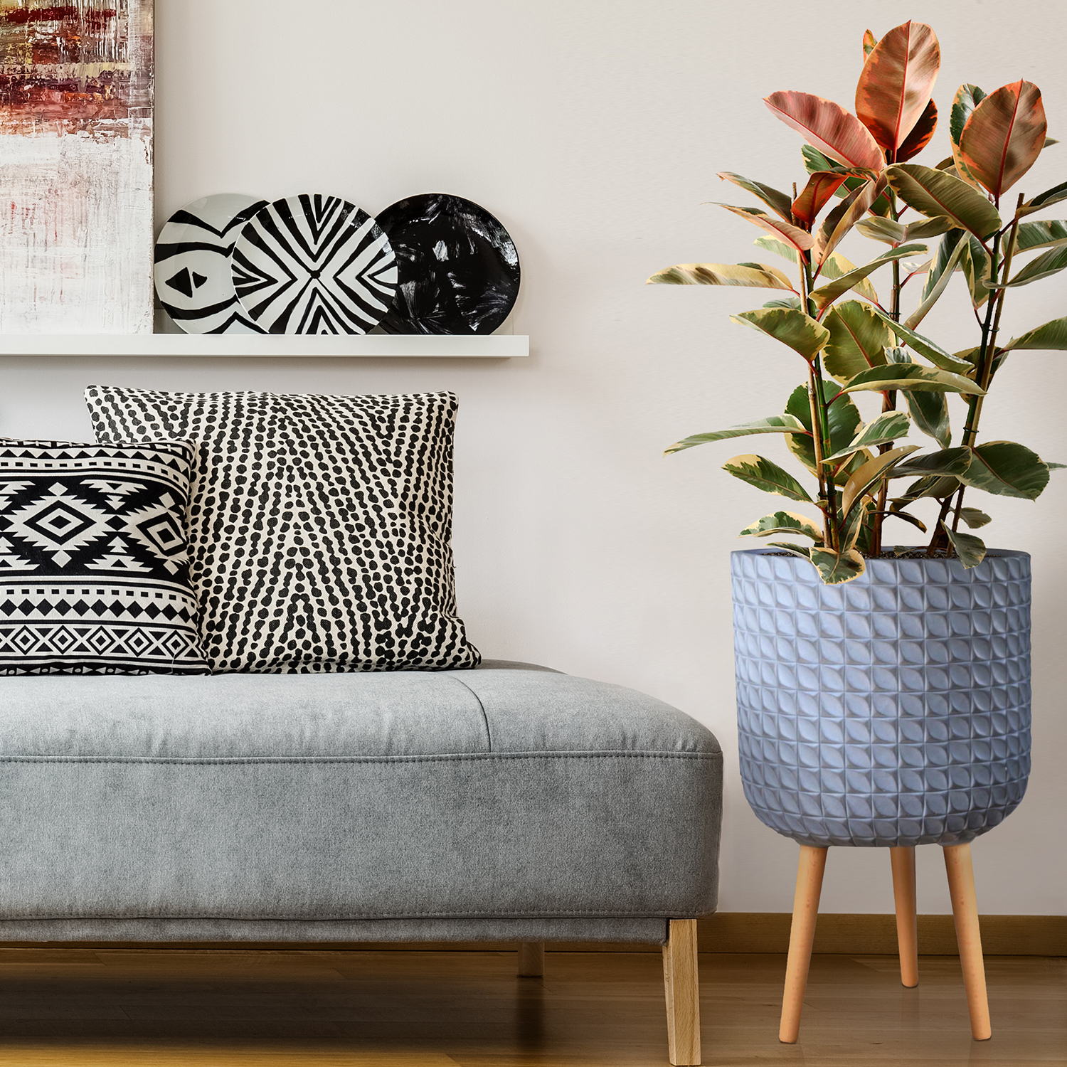 IDEALIST Lite Faceted Effect Planter on Legs