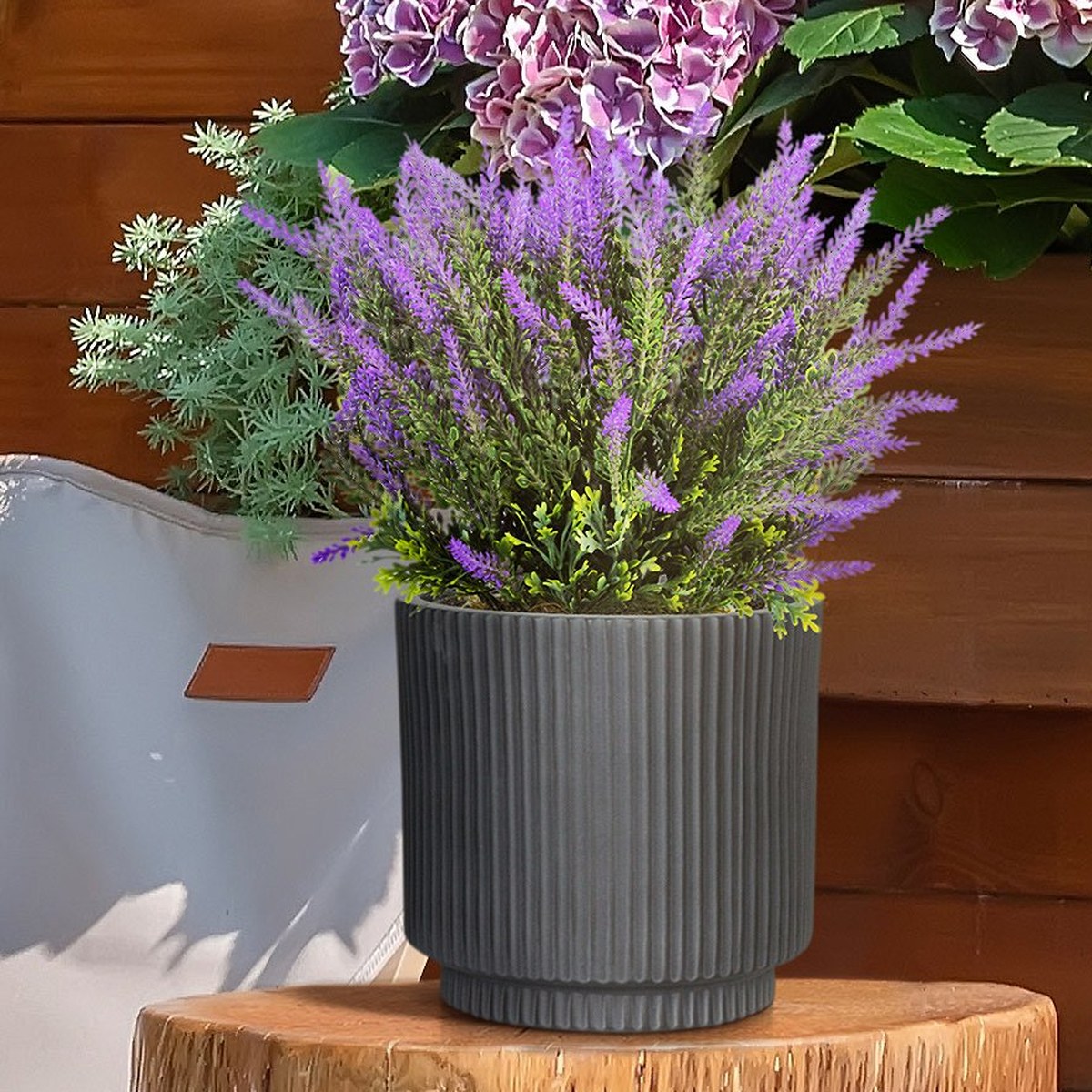 IDEALIST Lite Vertical Ribbed Cylinder Outdoor Planter