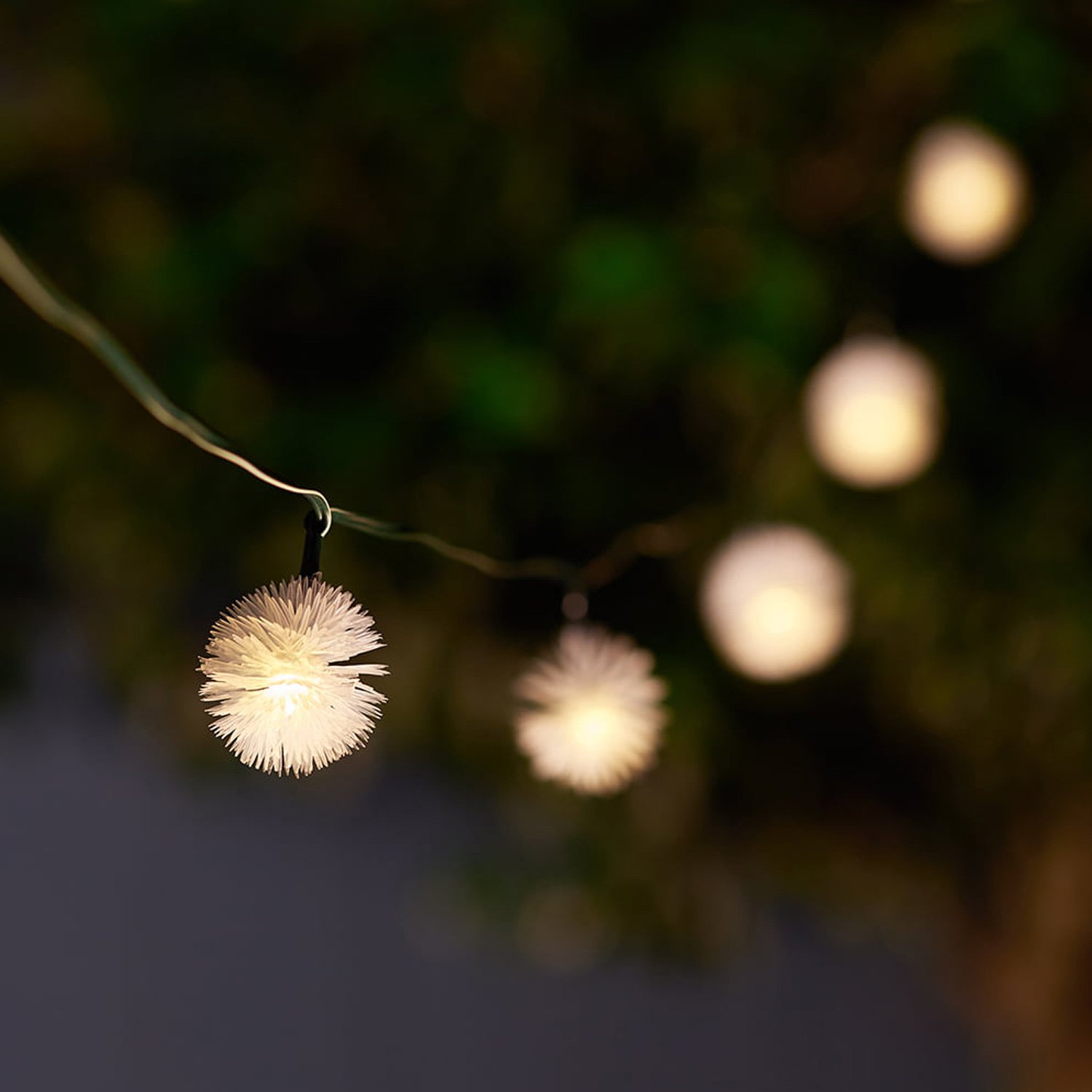 Elan Dandelion Premium Solar Outdoor Garland with Lights