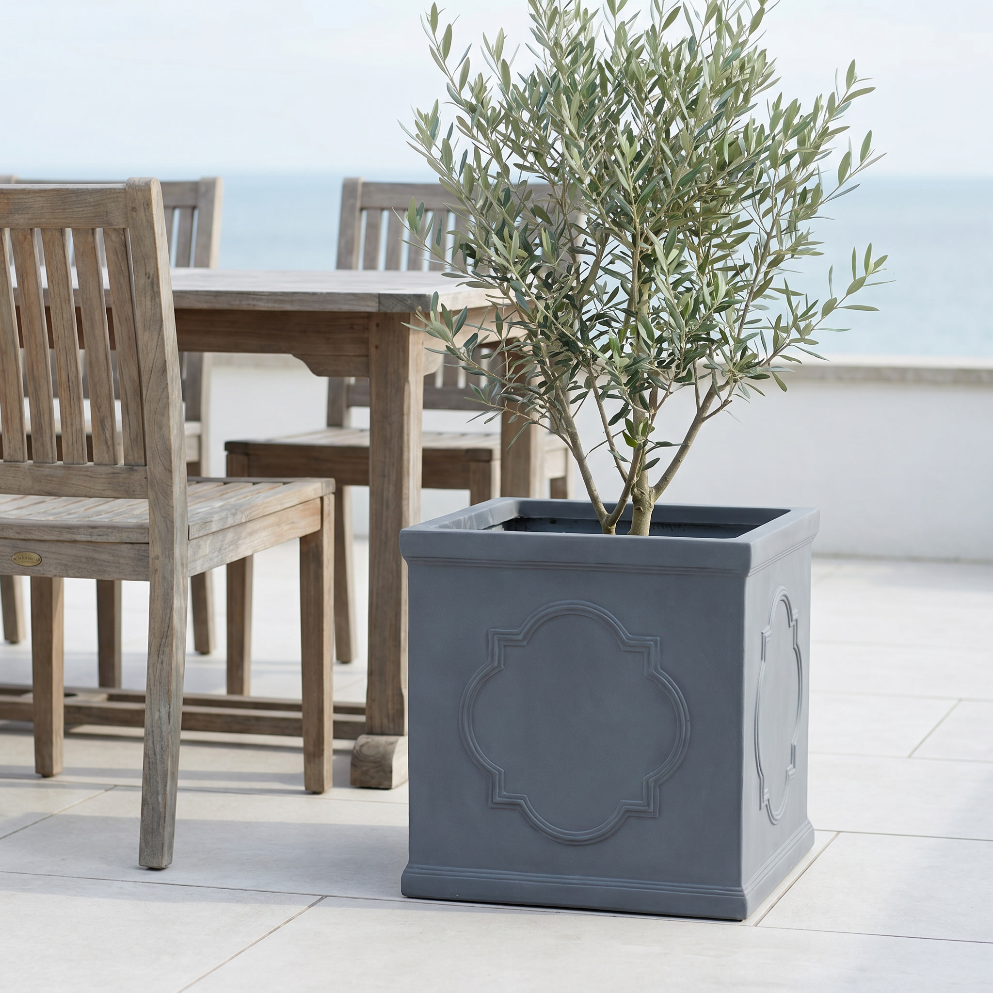 IDEALIST Windsor Light Stone Square Garden Planter
