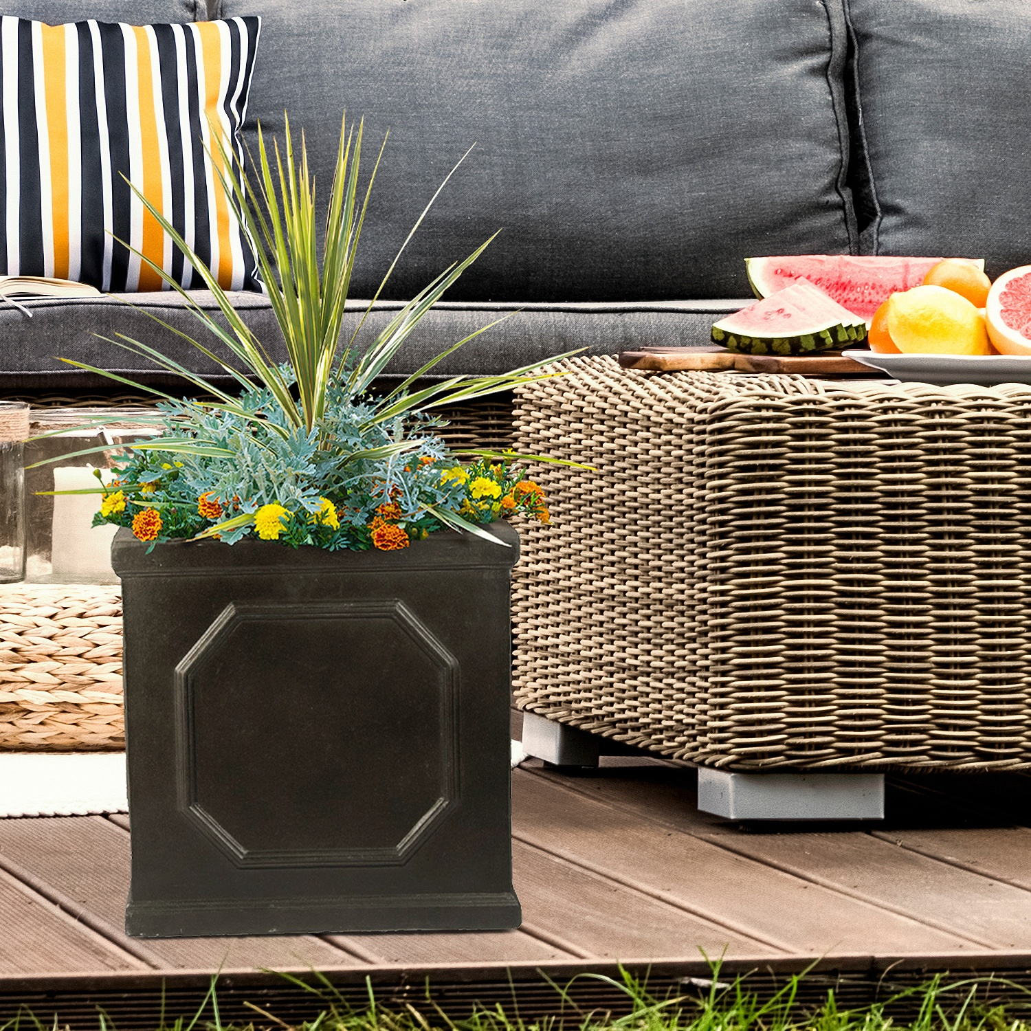 IDEALIST Lite Faux Lead Chelsea Box Square Light Concrete Planter