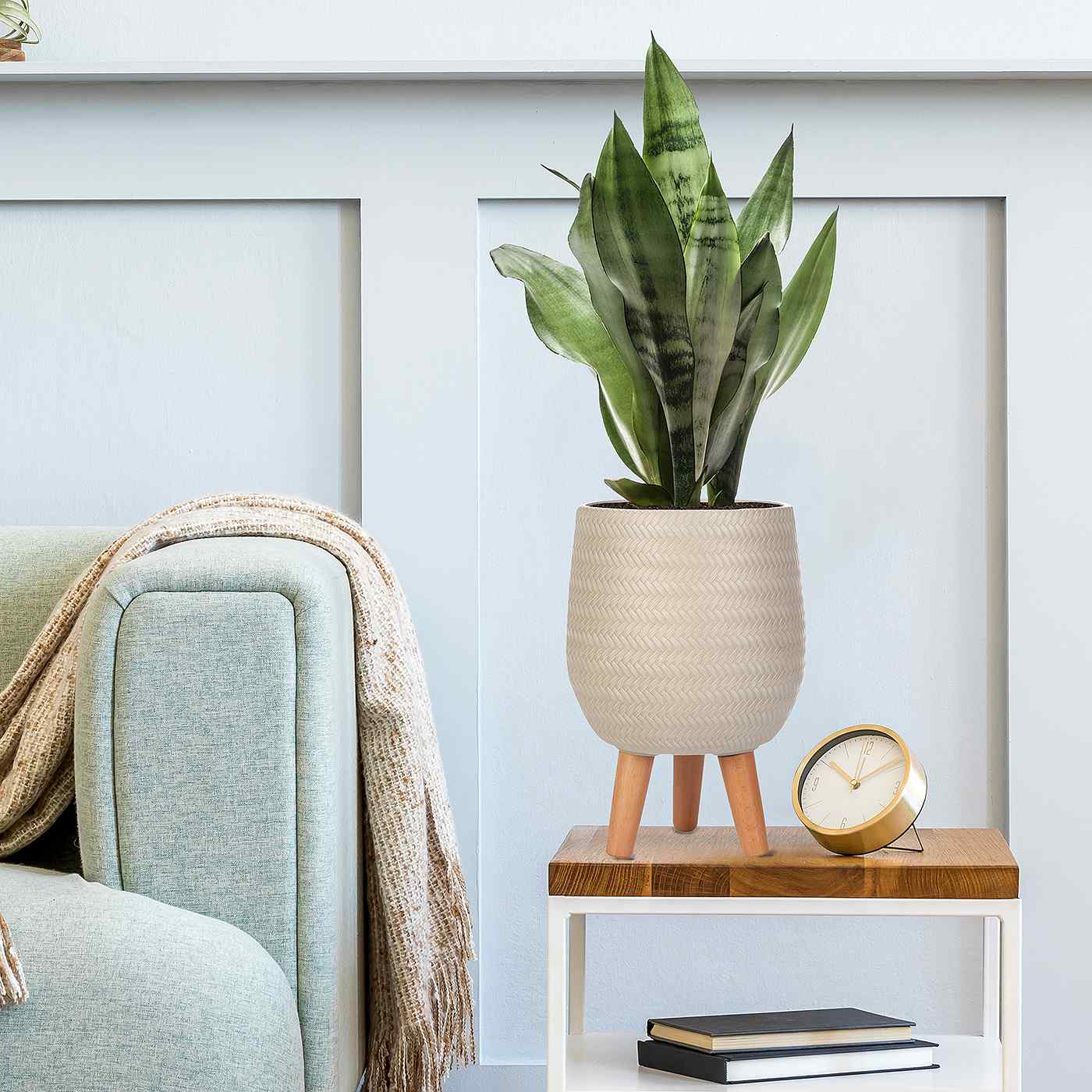 IDEALIST Lite Plaited Style Egg Planter on Legs, Round Pot Plant Stand Indoor