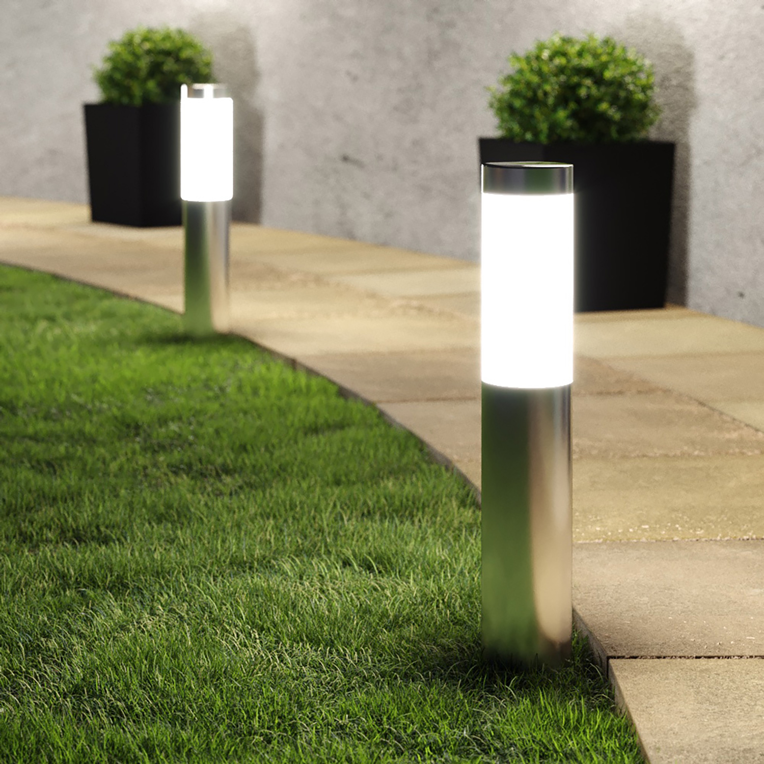 London Post Premium Outdoor Solar Garden Lights