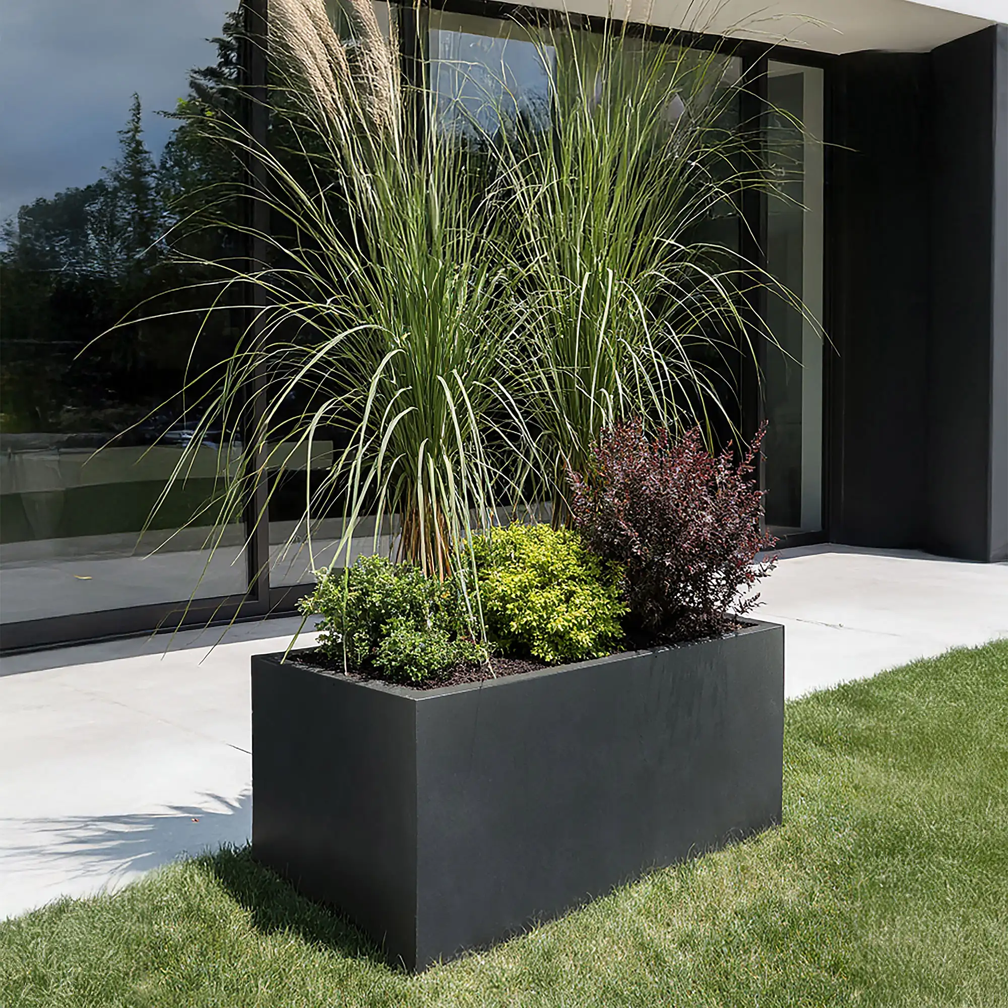 IDEALIST Lite Contemporary Light Concrete Trough Planter