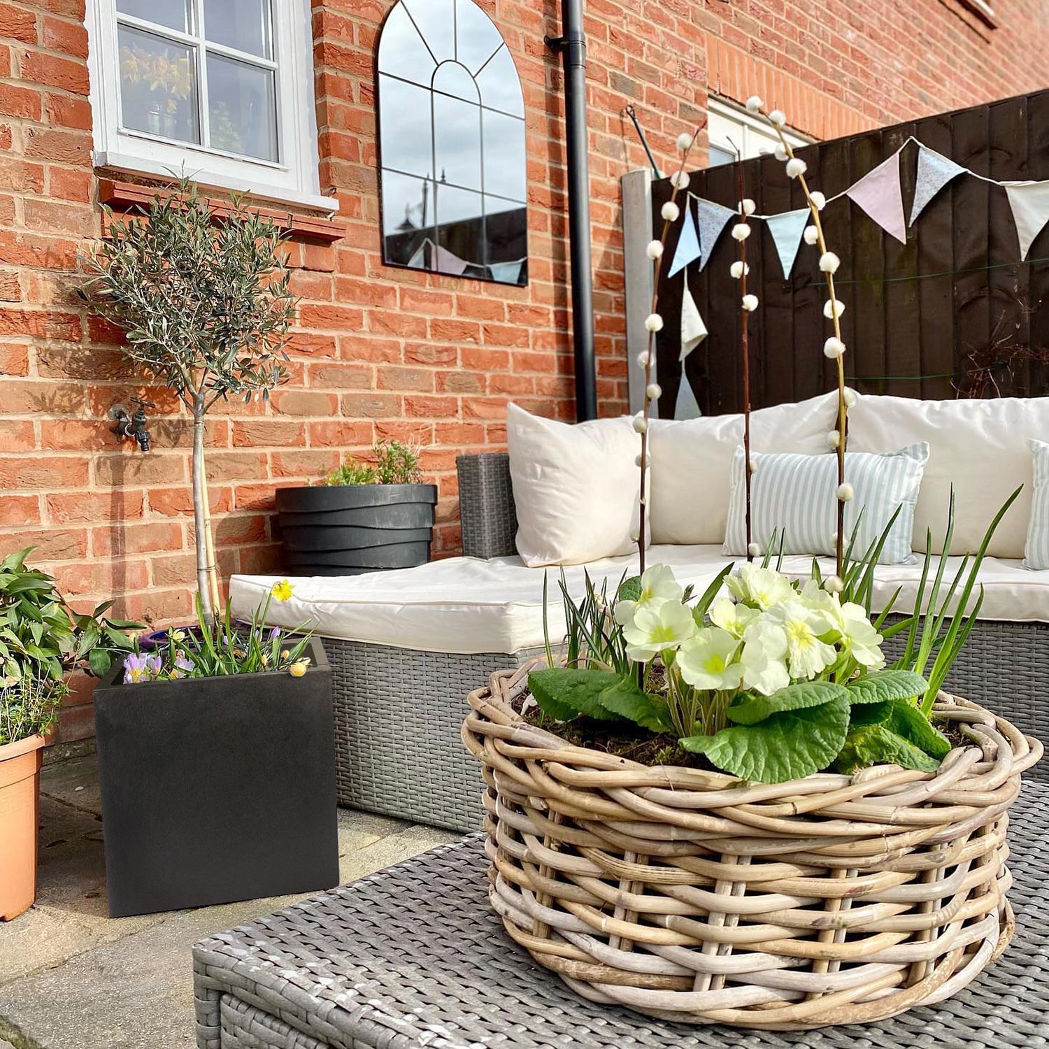 IDEALIST Lite Square Box Contemporary Light Concrete Planter