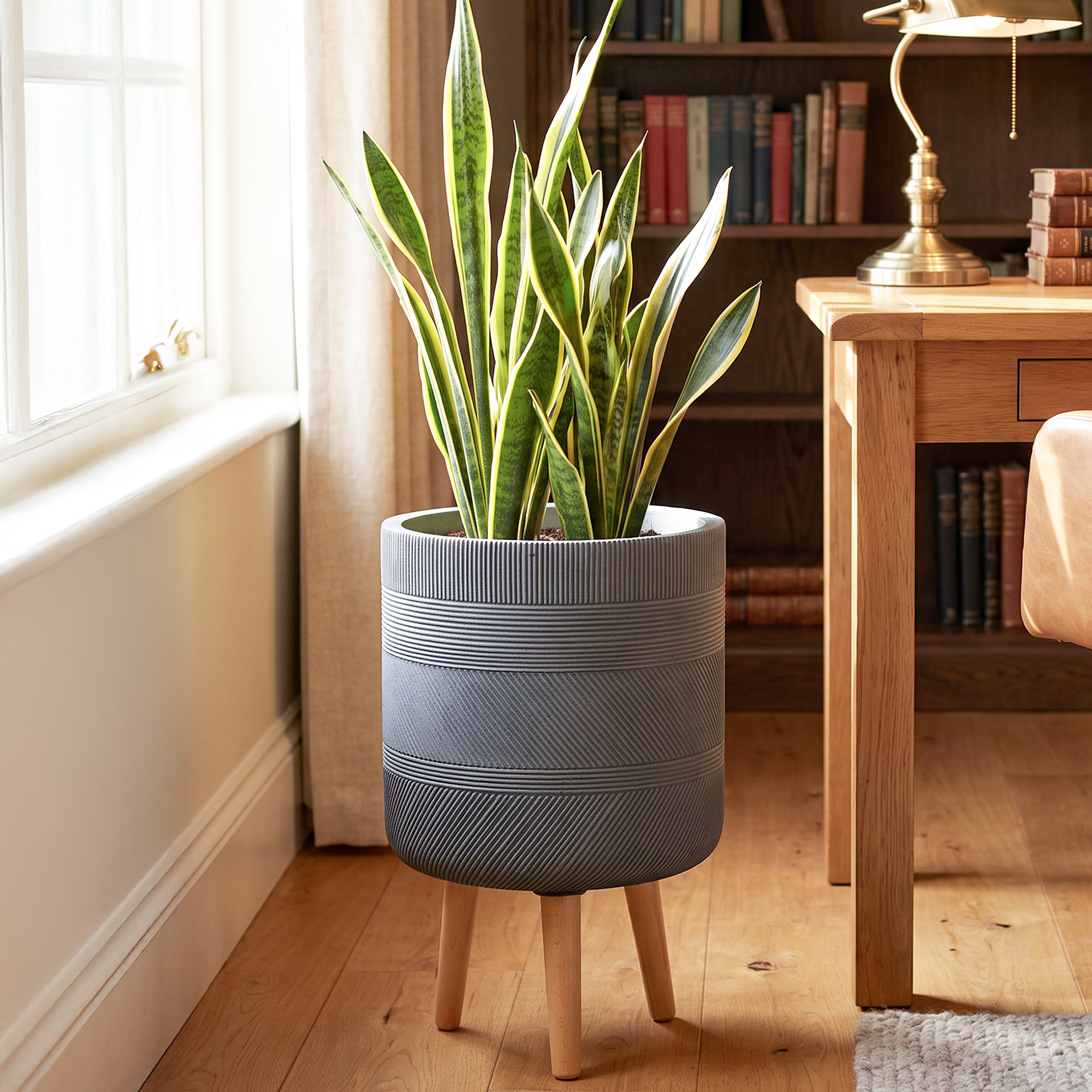 IDEALIST Lite Indoor Plant Pot, Ribbed Planter on Legs