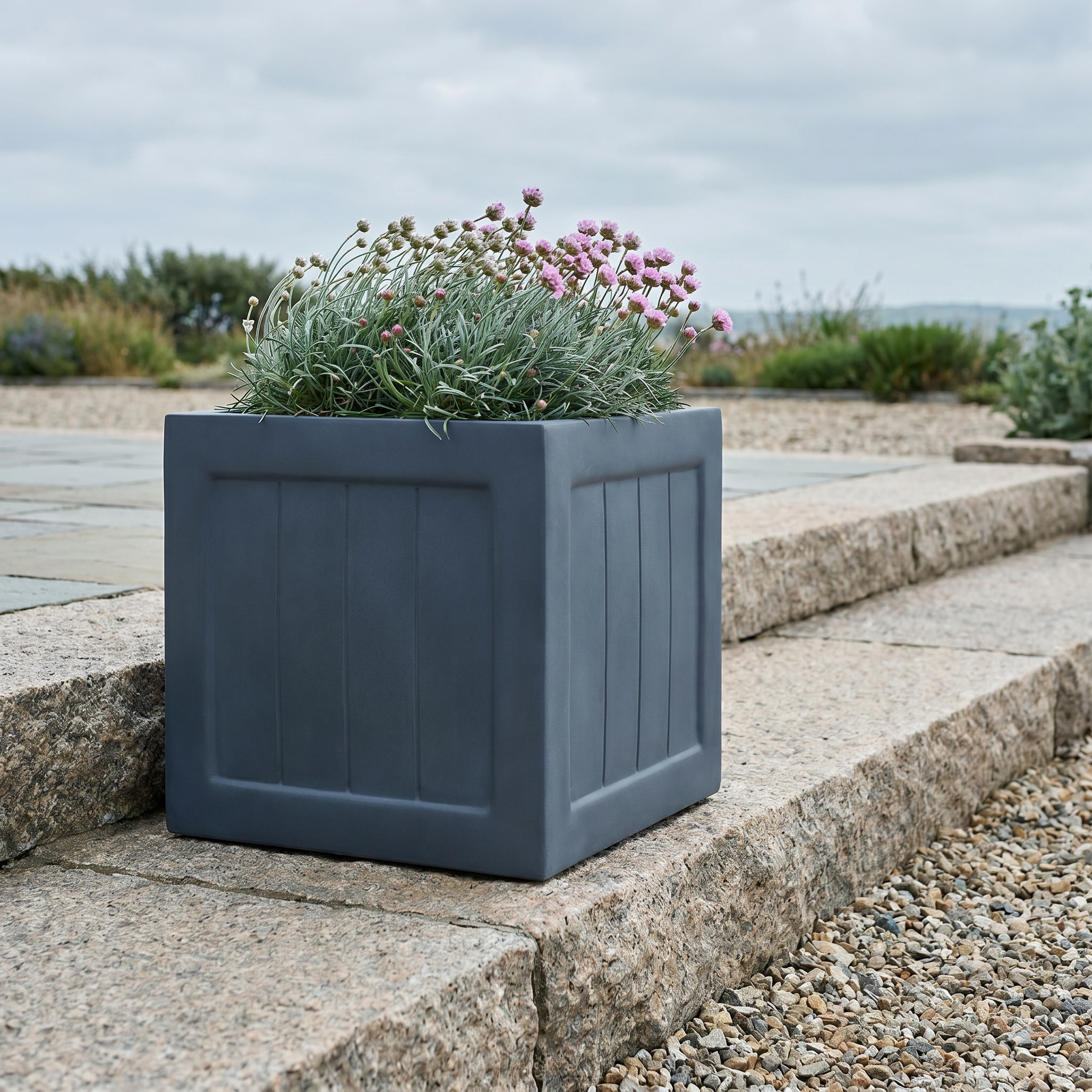 IDEALIST Regency Light Stone Square Garden Planter