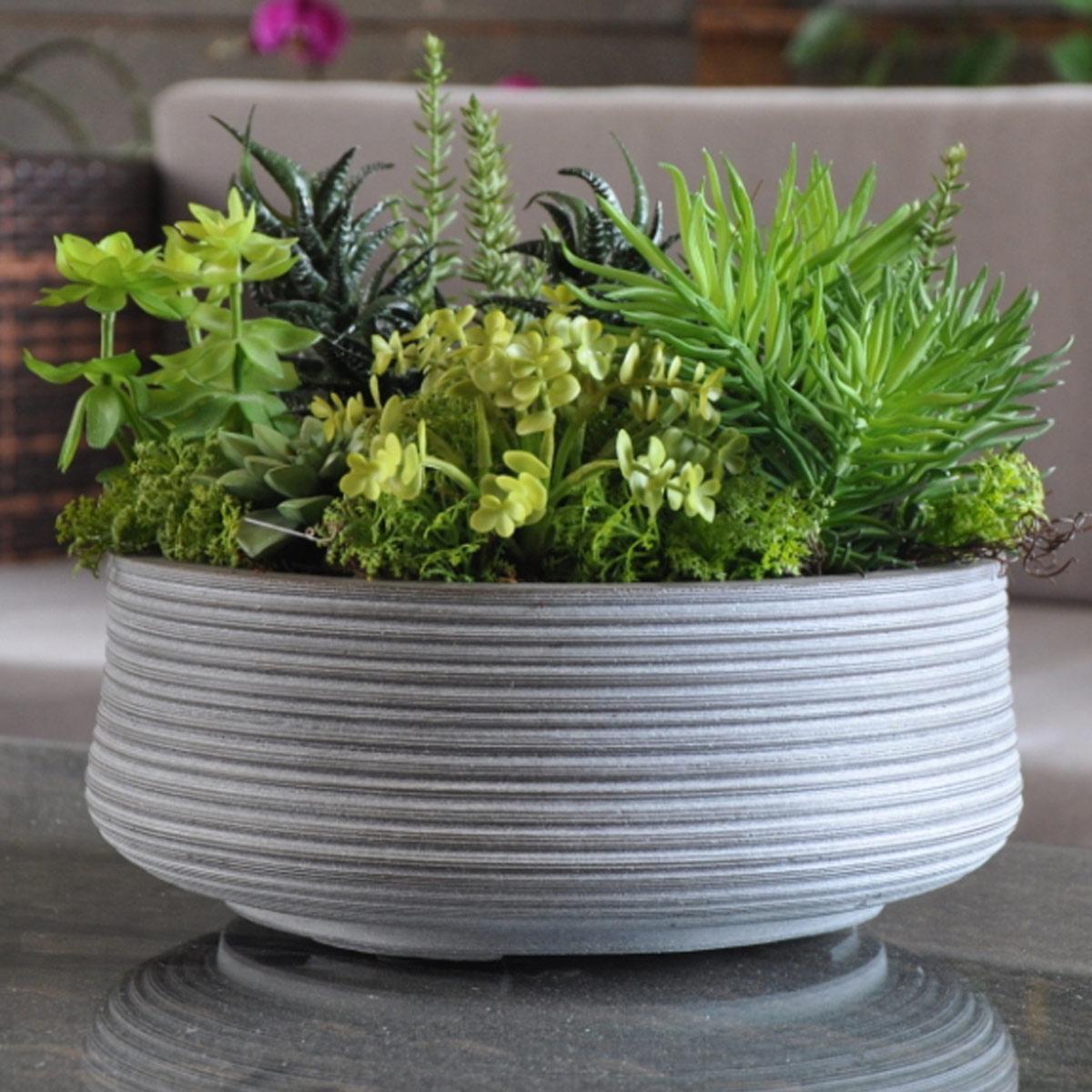 IDEALIST Lite Large Ribbed Light Concrete Bowl Planter