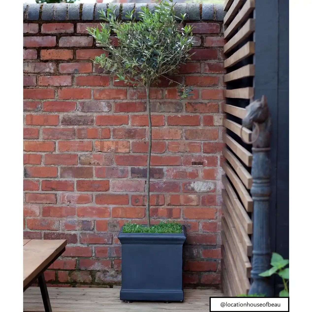 IDEALIST Lite Victorian Box Square Light Stone Outdoor Planter