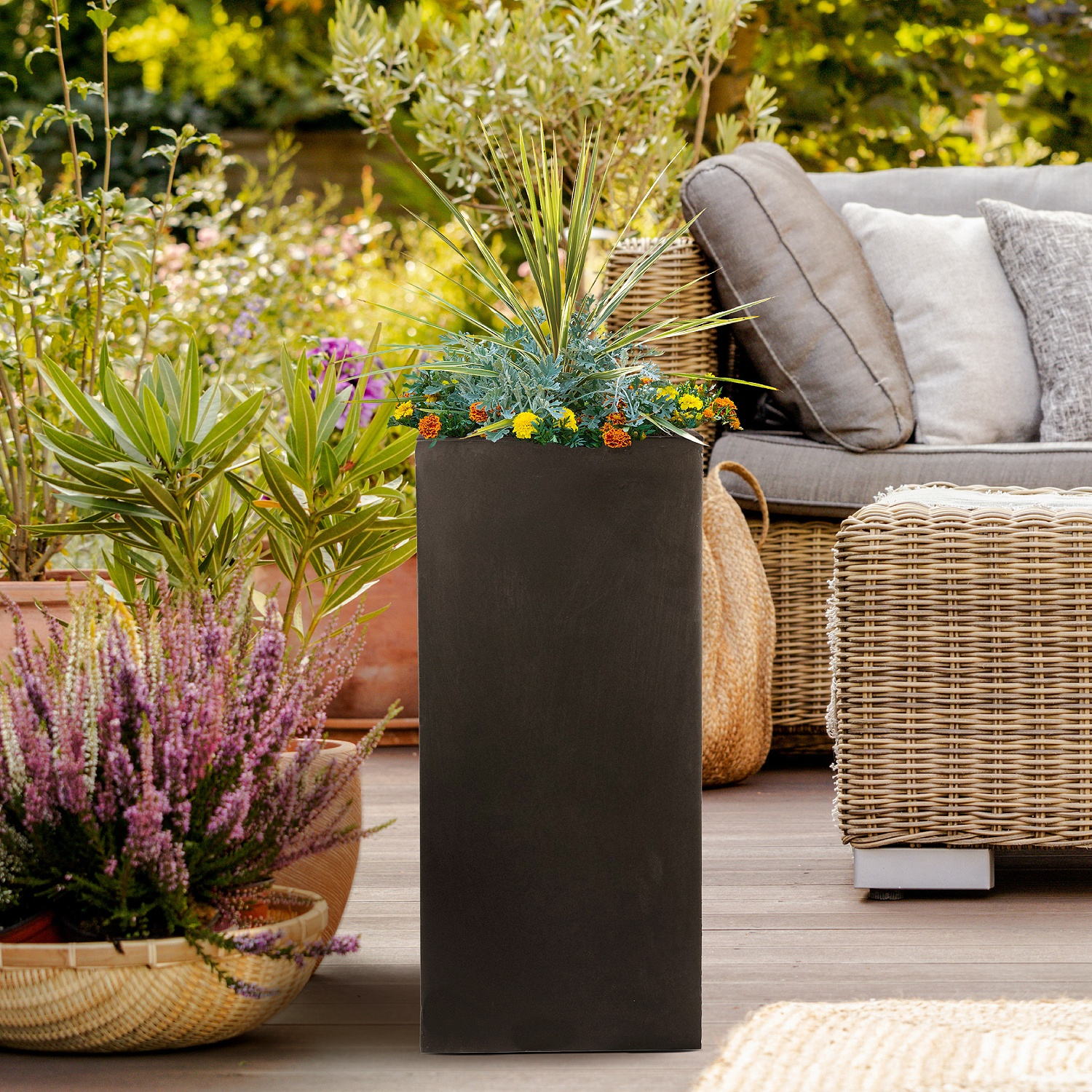 IDEALIST Lite Tall Square Contemporary Light Concrete Planter