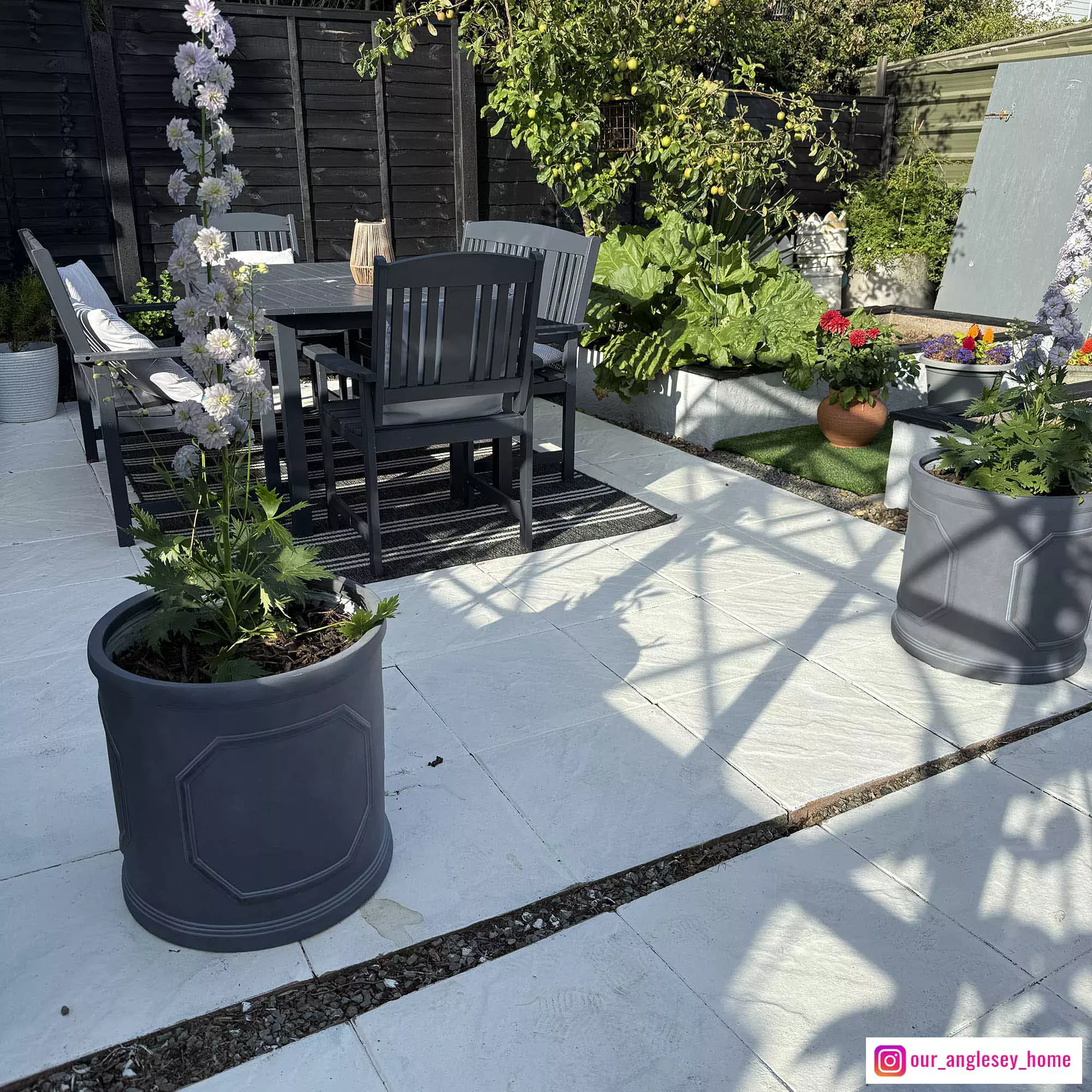 IDEALIST Chelsea Light Concrete Cylinder Garden Planter