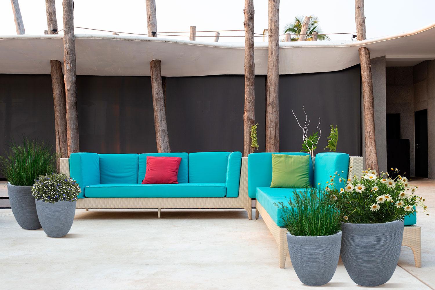 IDEALIST Lite Ribbed Light Concrete Vase Planter