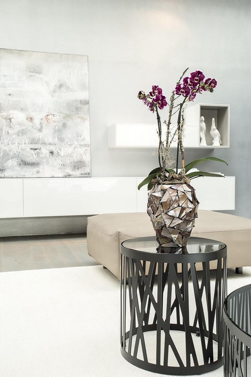 Shell 80 Round Tall Polystone Indoor Planter