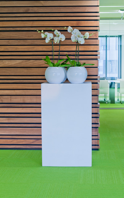 Round Fiberstone Planter by Idealist Premium BETH Glossy