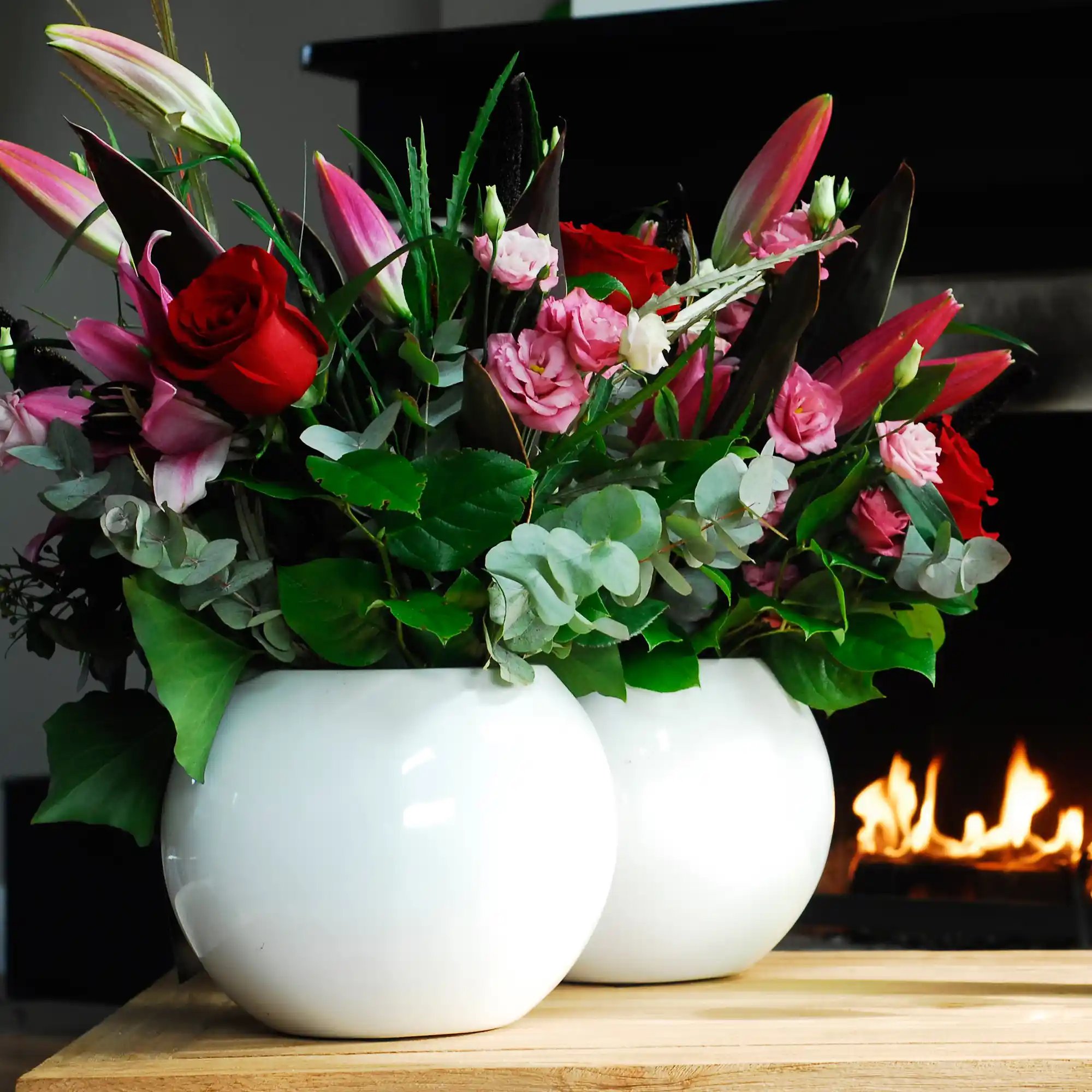 Round Fiberstone Planter by Idealist Premium BETH Glossy