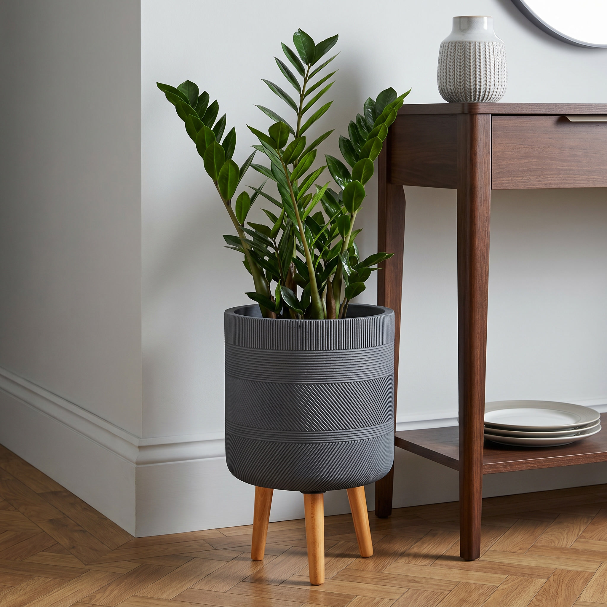IDEALIST Lite Indoor Plant Pot, Ribbed Planter on Legs