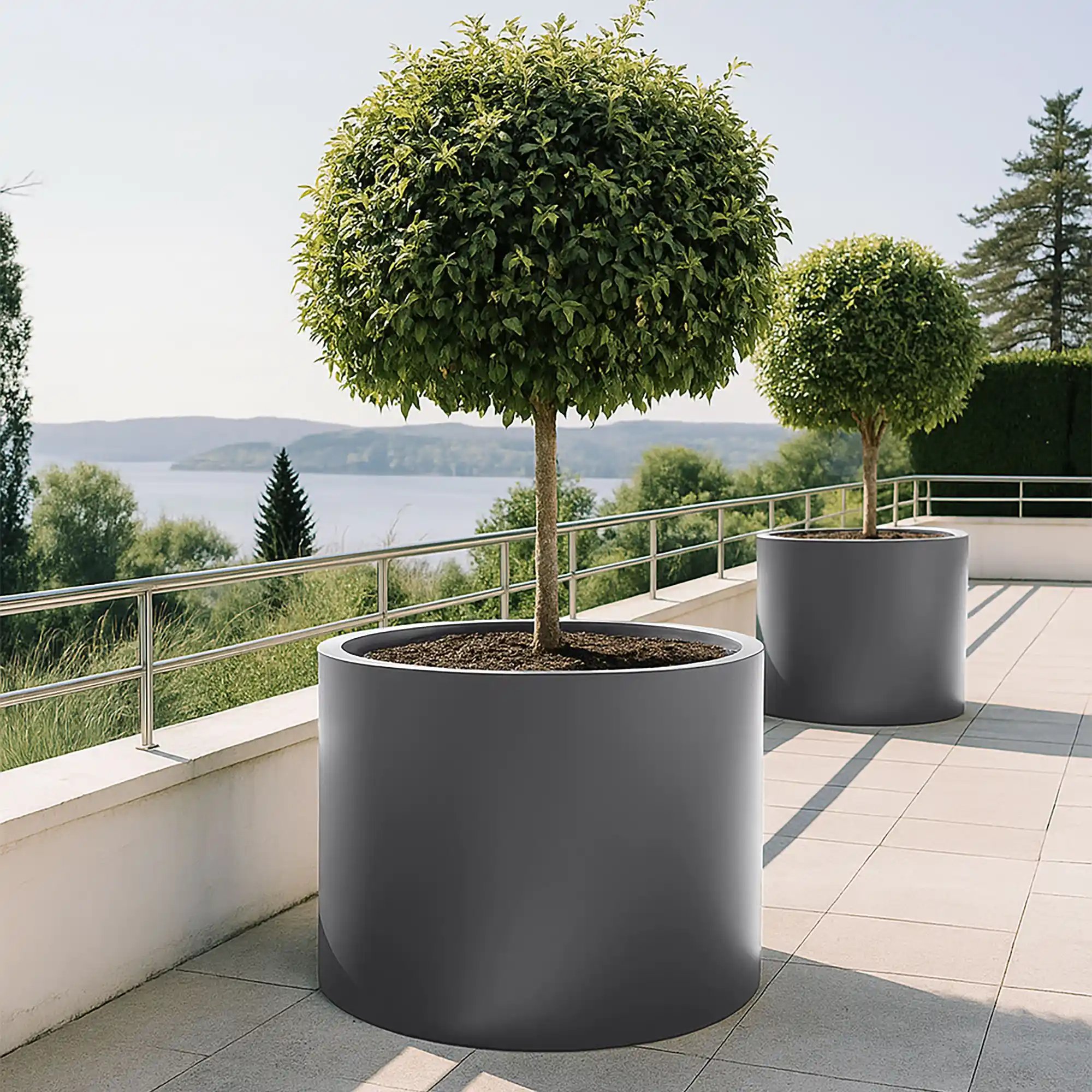 RING Round Outdoor Fiberglass Planter