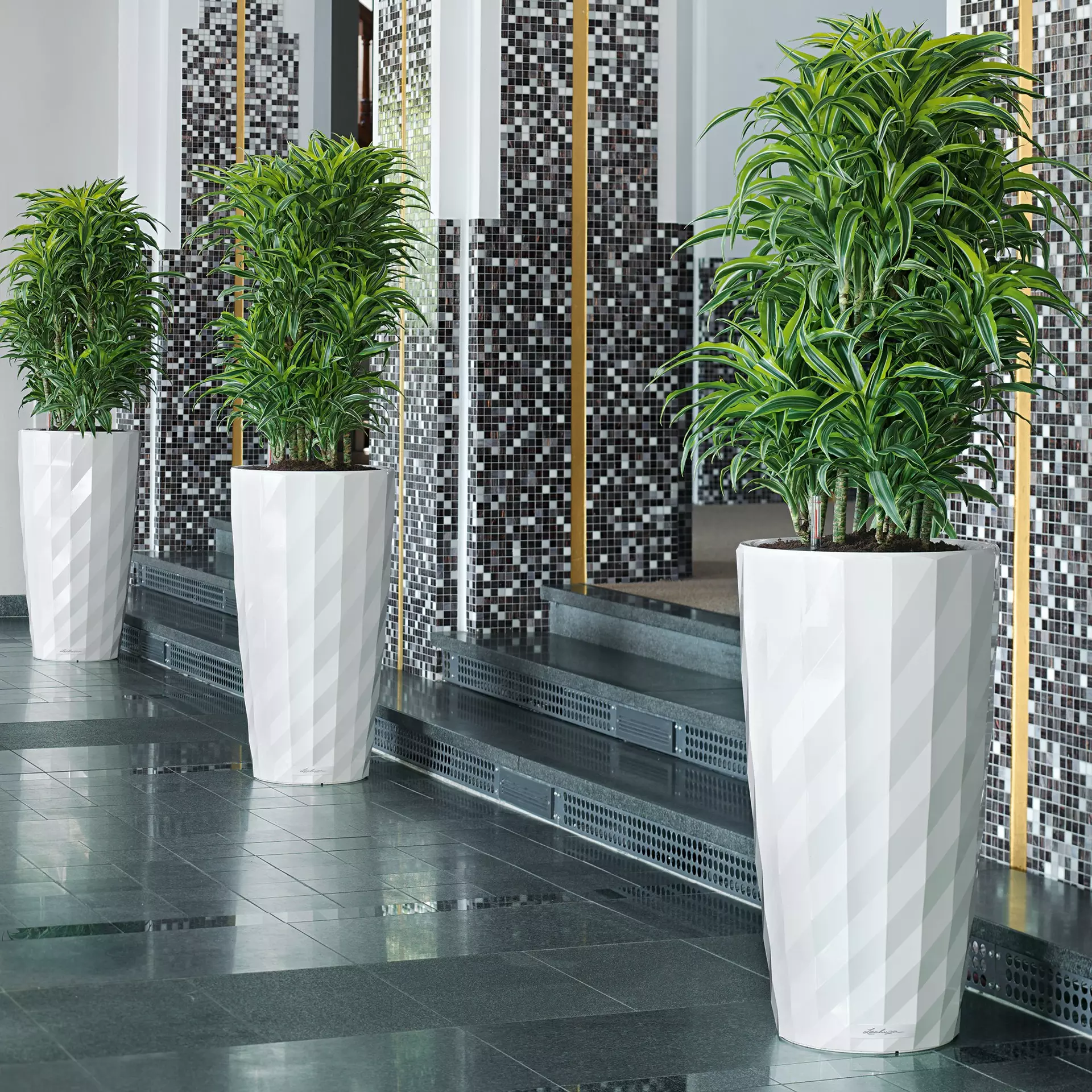 LECHUZA DIAMANTE Premium Matt Round Tall Poly Resin Self-watering Planter