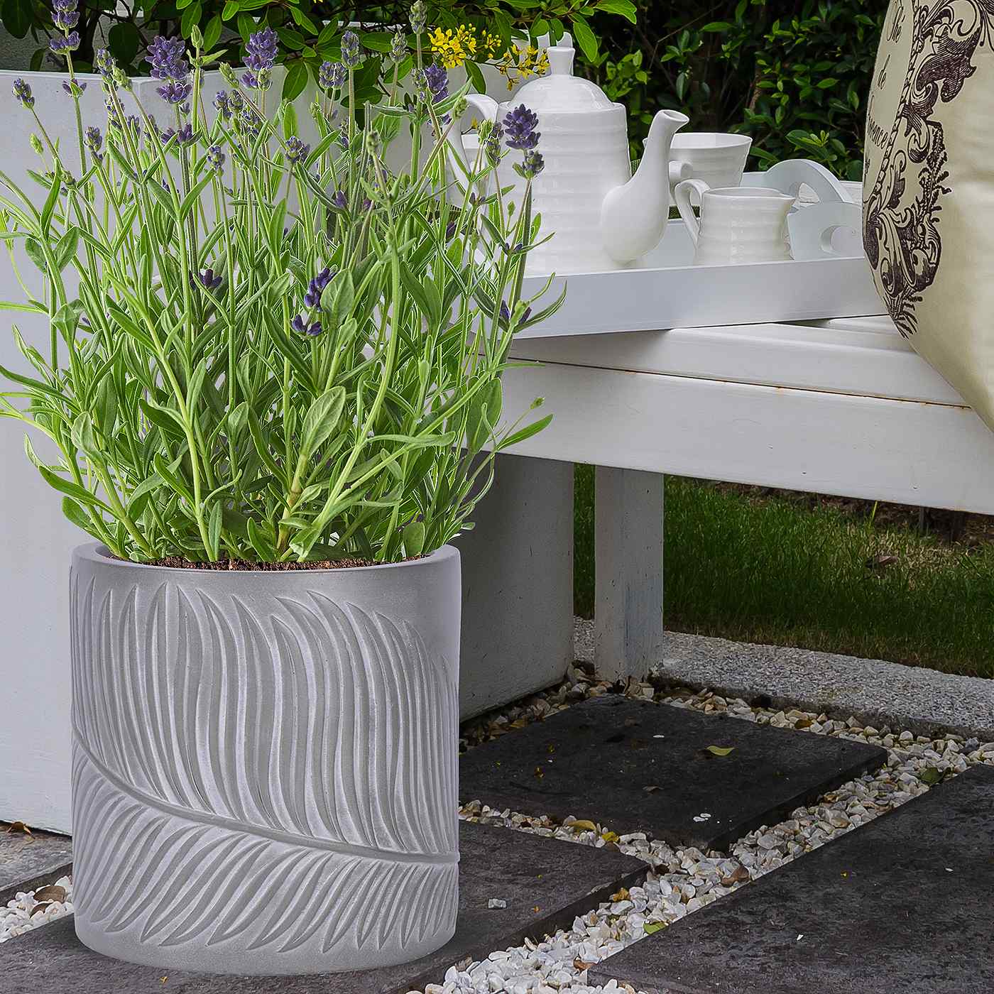 IDEALIST Lite Leaf Embossed Round Planter