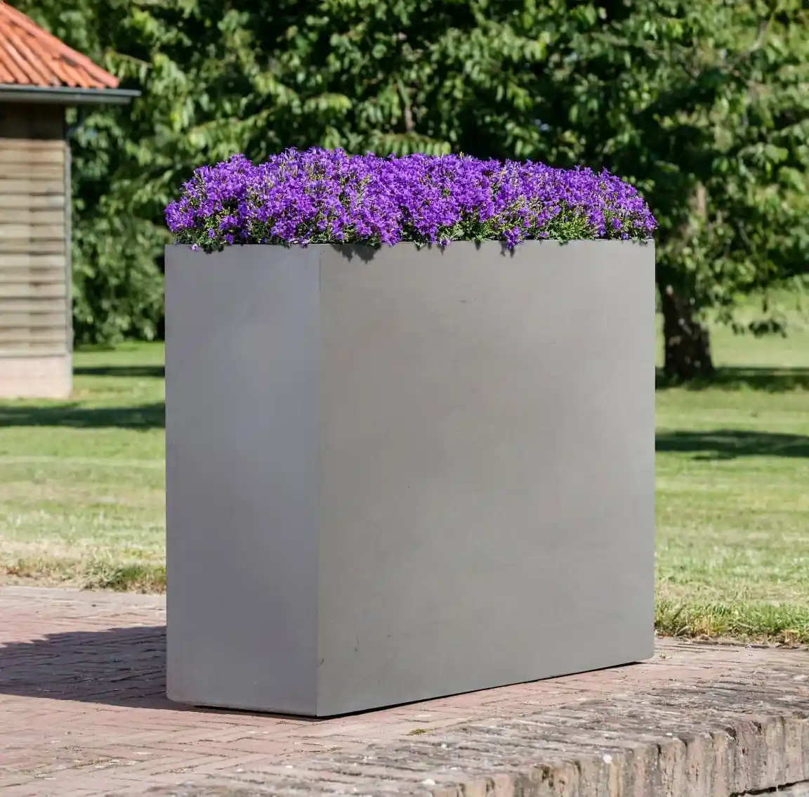 IDEALIST Lite Contemporary Light Concrete Trough Planter