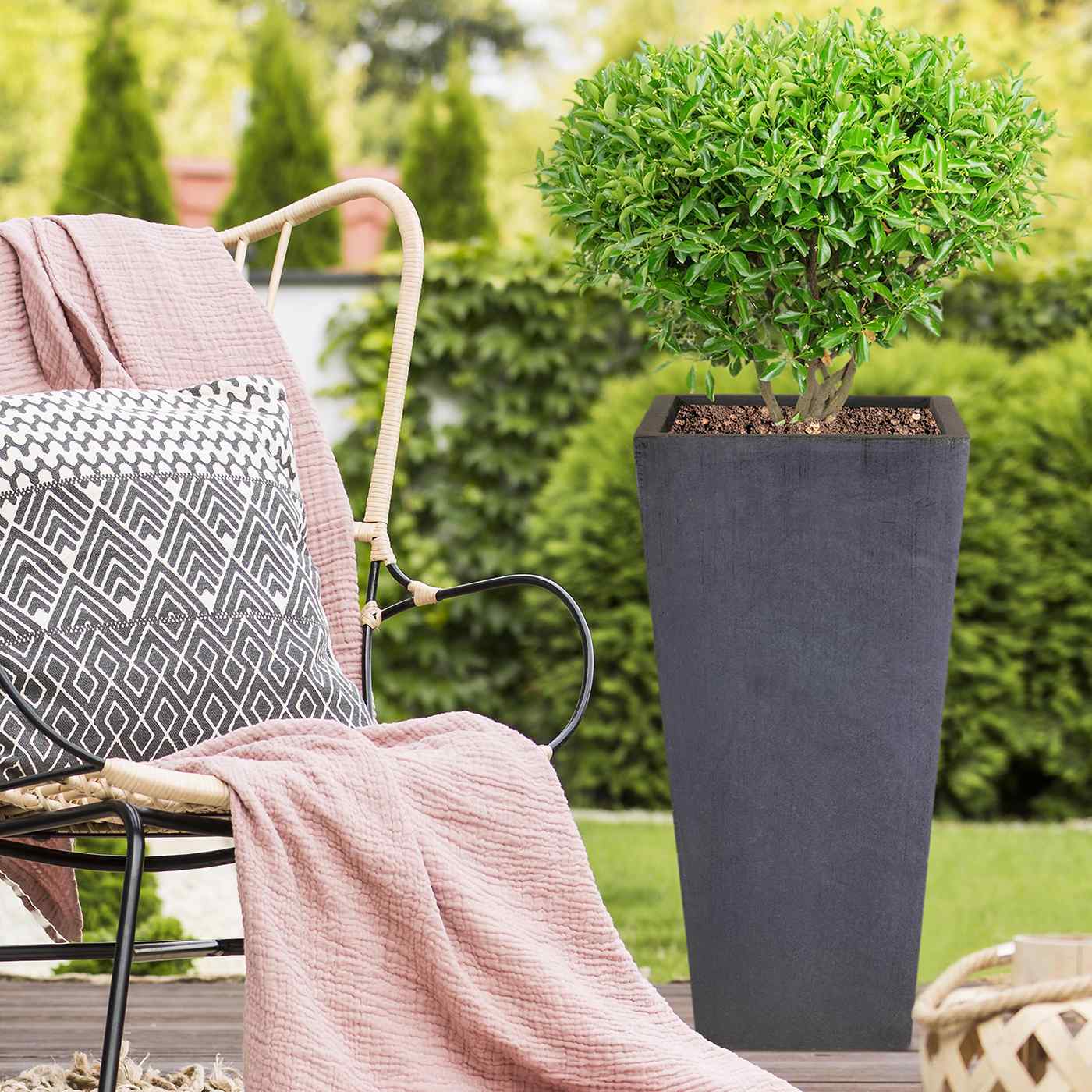 IDEALIST Lite Tall Tapered Contemporary Light Concrete Planter