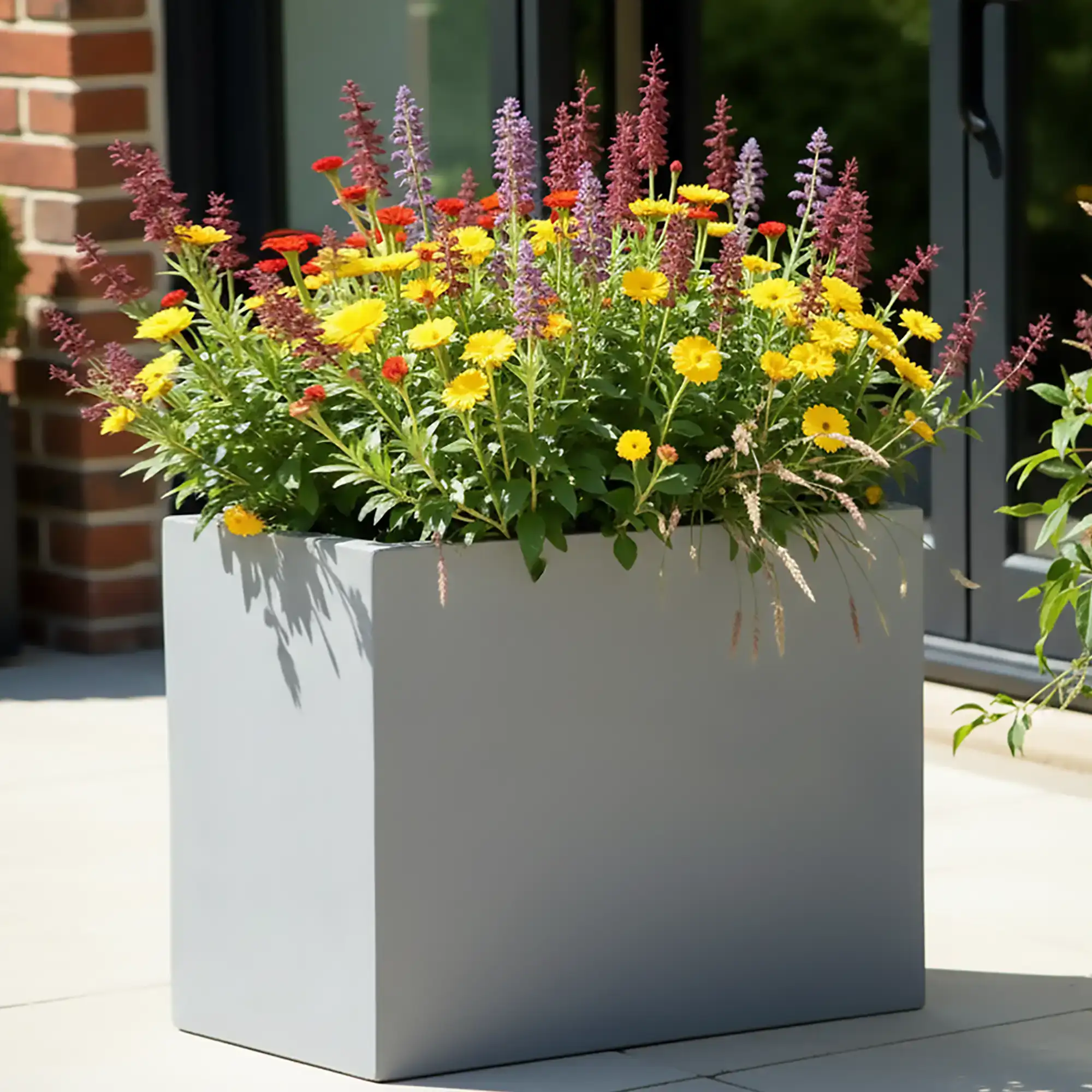 IDEALIST Lite Contemporary Light Concrete Trough Planter