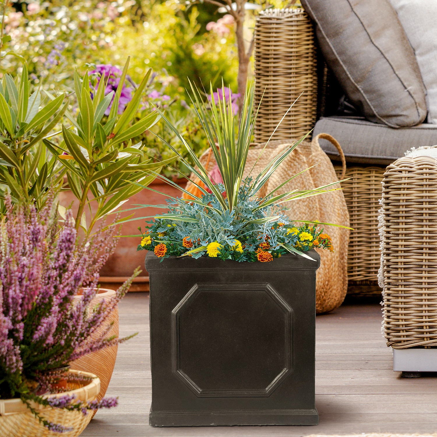 IDEALIST Lite Faux Lead Chelsea Box Square Light Concrete Planter