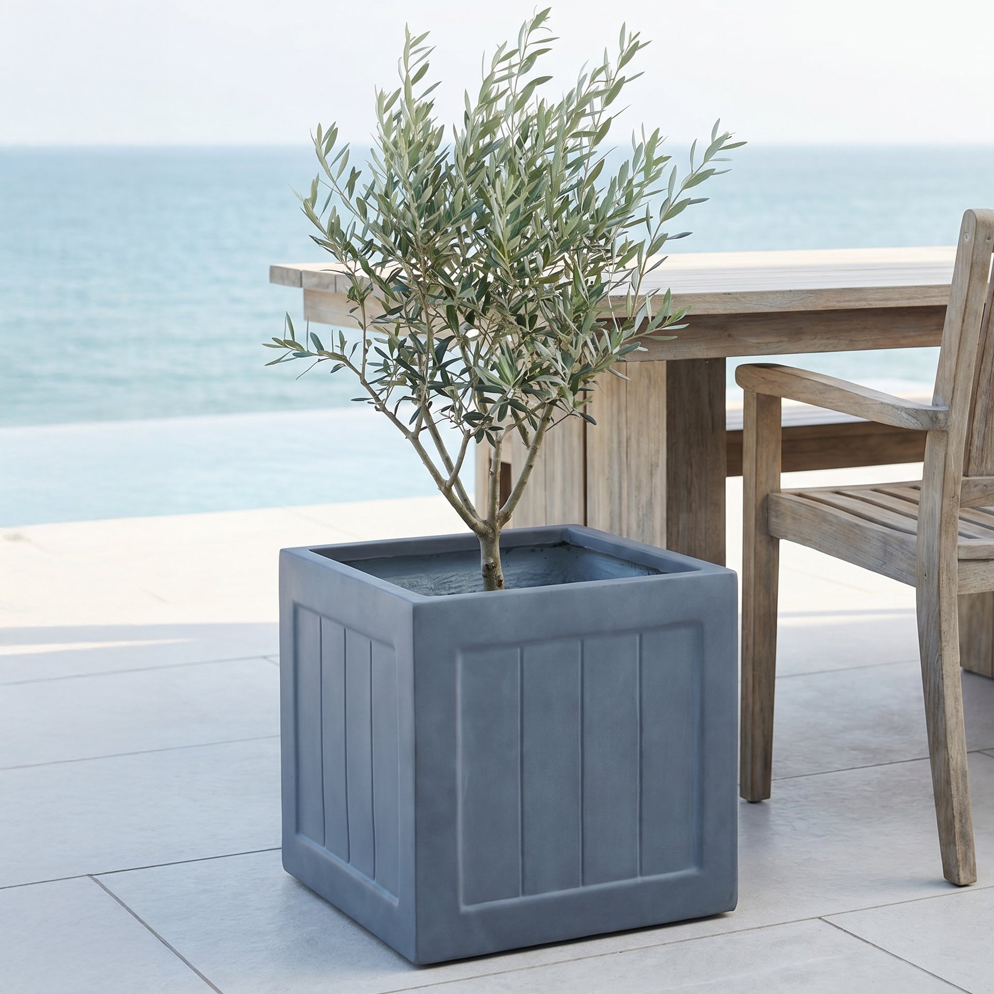 IDEALIST Regency Light Stone Square Garden Planter