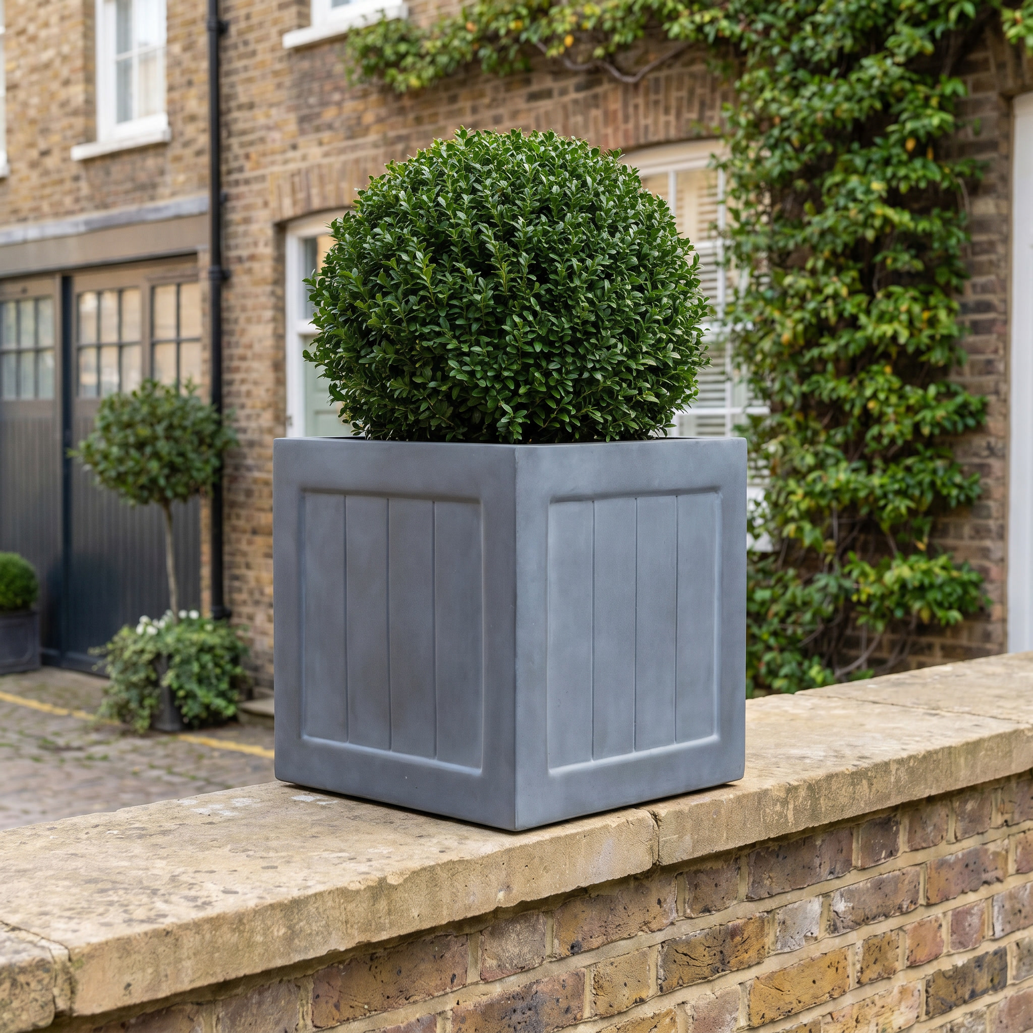 IDEALIST Regency Light Stone Square Garden Planter