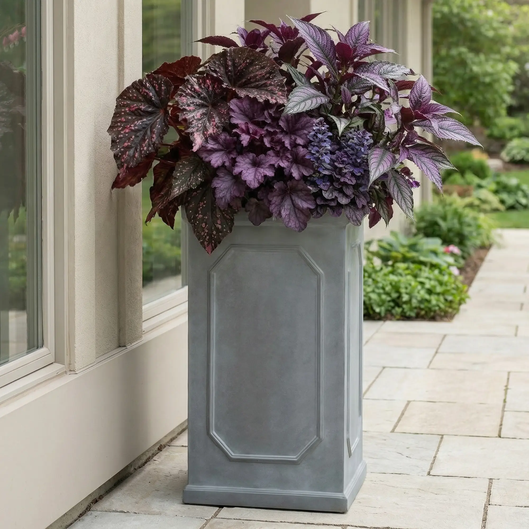 IDEALIST Lite Faux Lead Chelsea Light Concrete Tall Square Planter