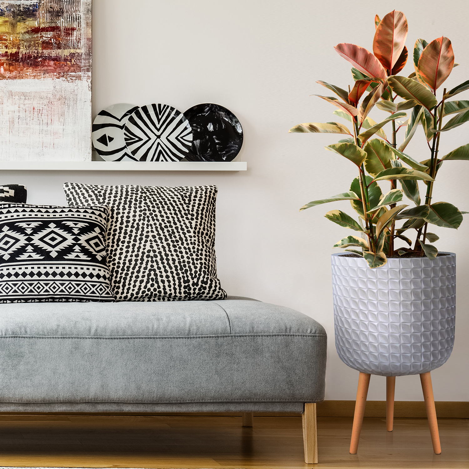 IDEALIST Lite Faceted Effect Planter on Legs